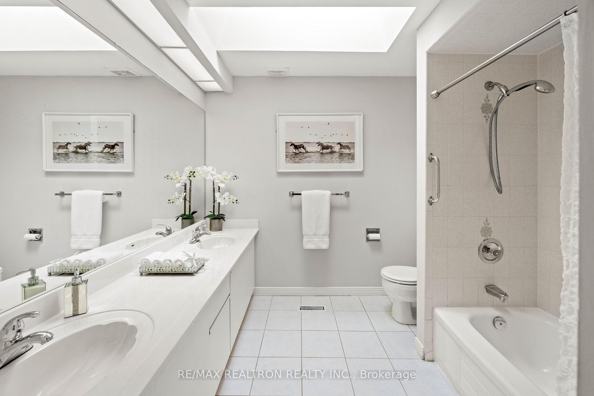 143 Spring Gate Boulevard photo 38