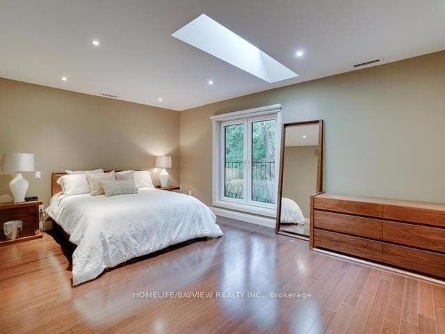 45 Aldershot Crescent photo 10