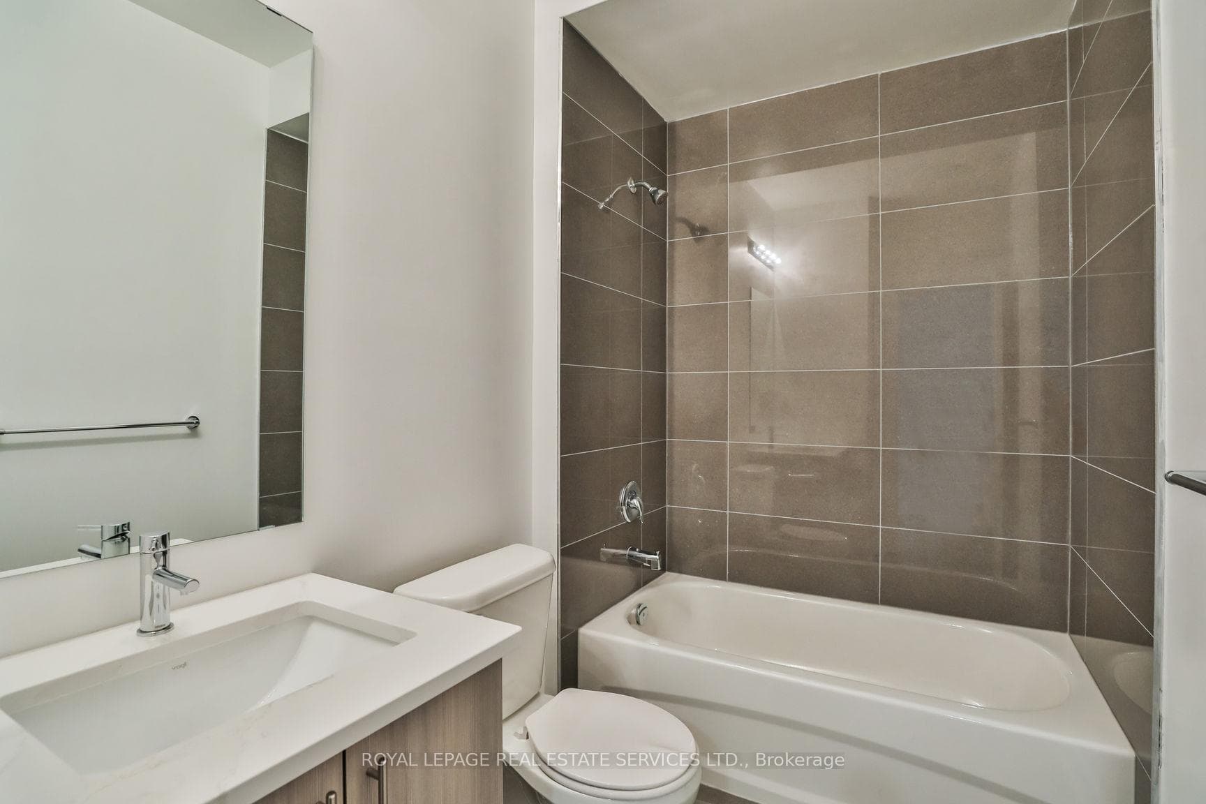 2491 Badger Crescent photo 29