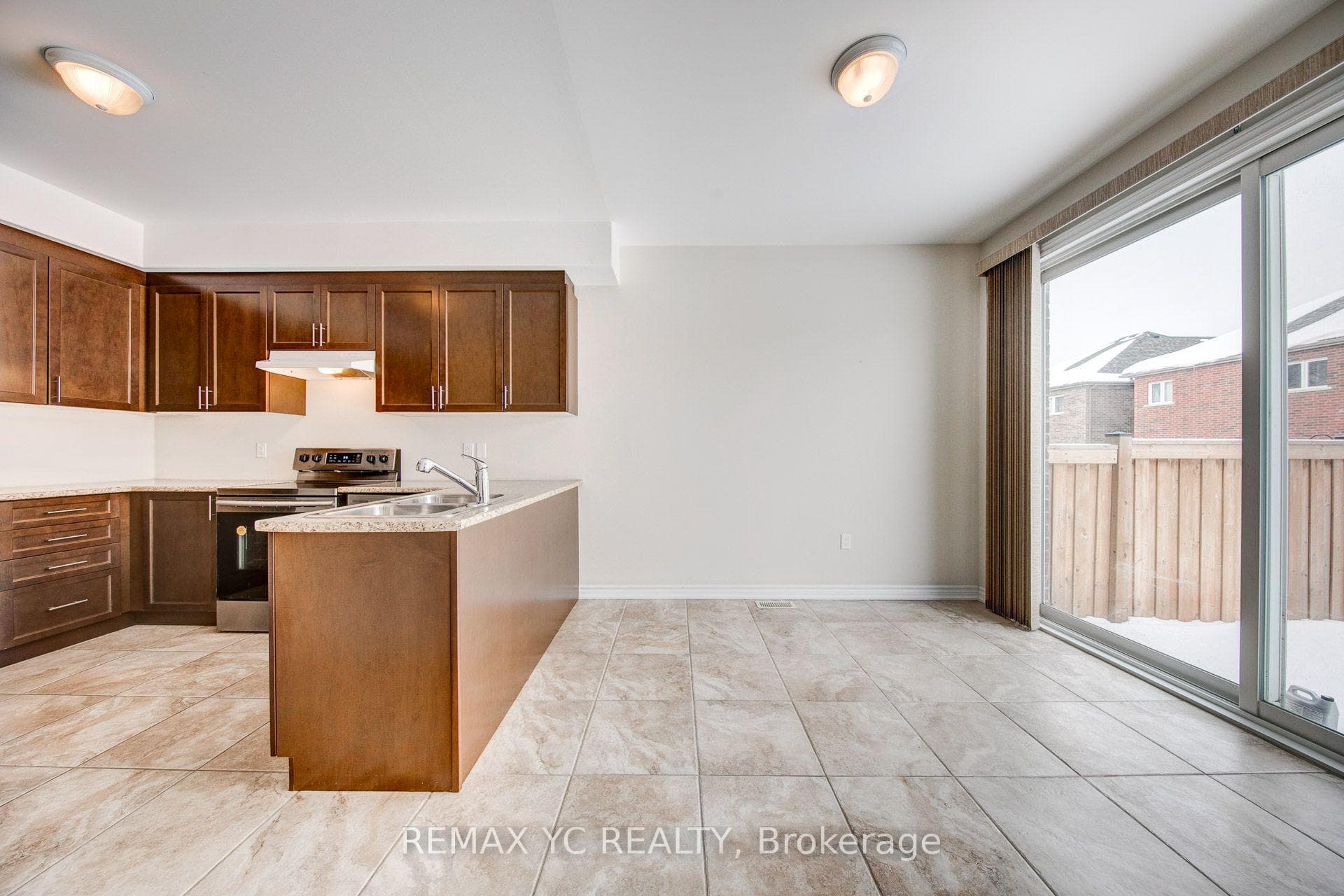 56 Walker Boulevard photo 15