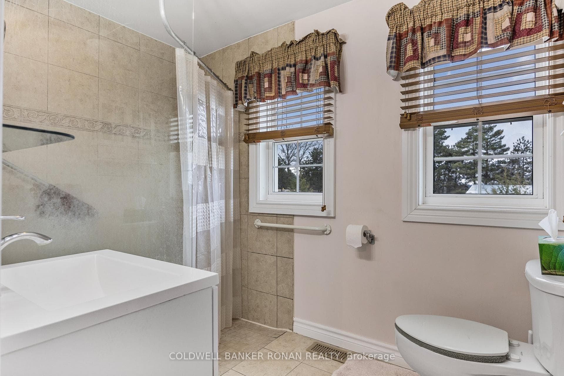 Primary Bathroom Main Floor