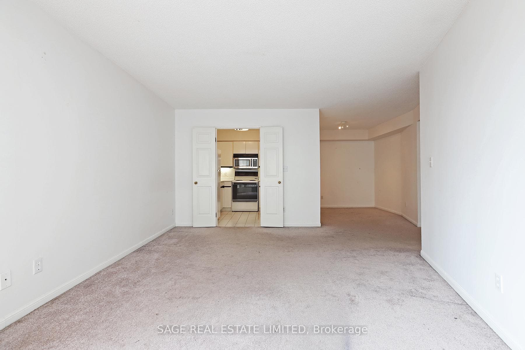 7 Carlton Street Unit 1716 photo 3