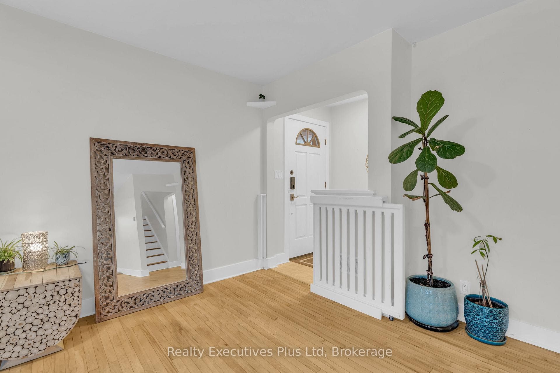 20 Summit Crescent photo 8