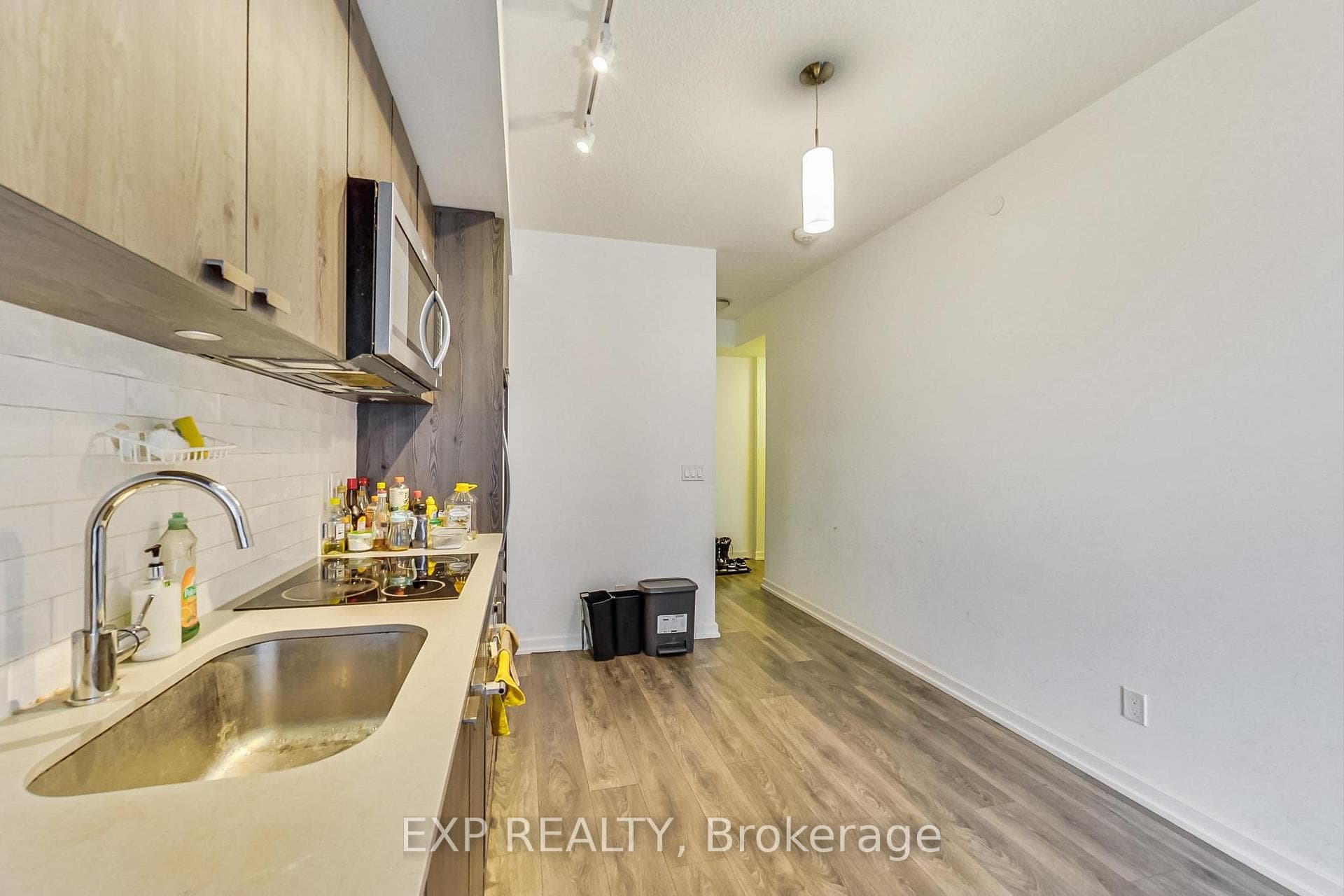 56 Forest Manor Road Unit 611 photo 15