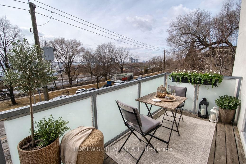 1 Triller Avenue Unit 207 photo 1