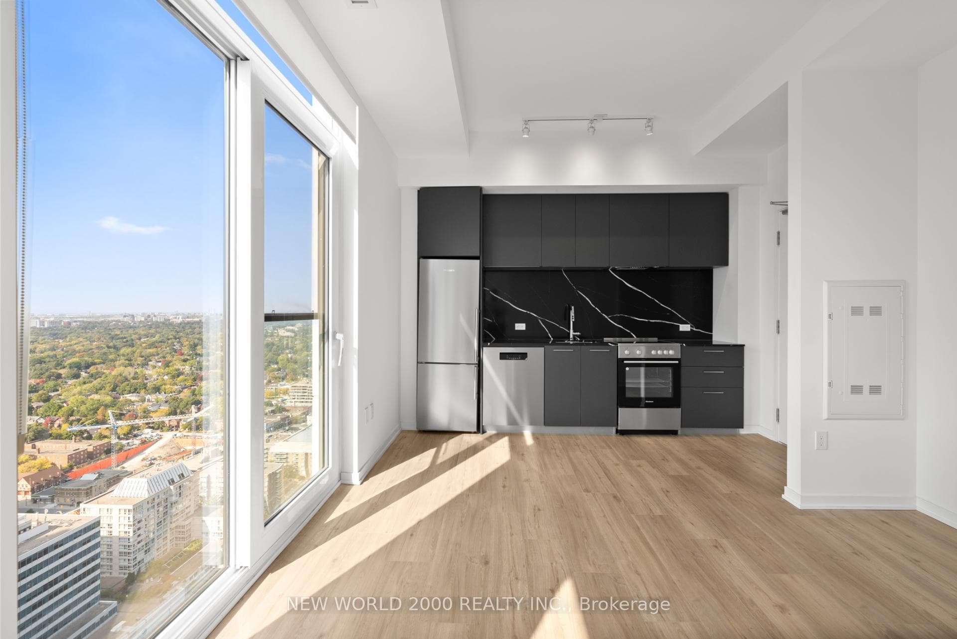 101 Roehampton Avenue Unit 3610 photo 8