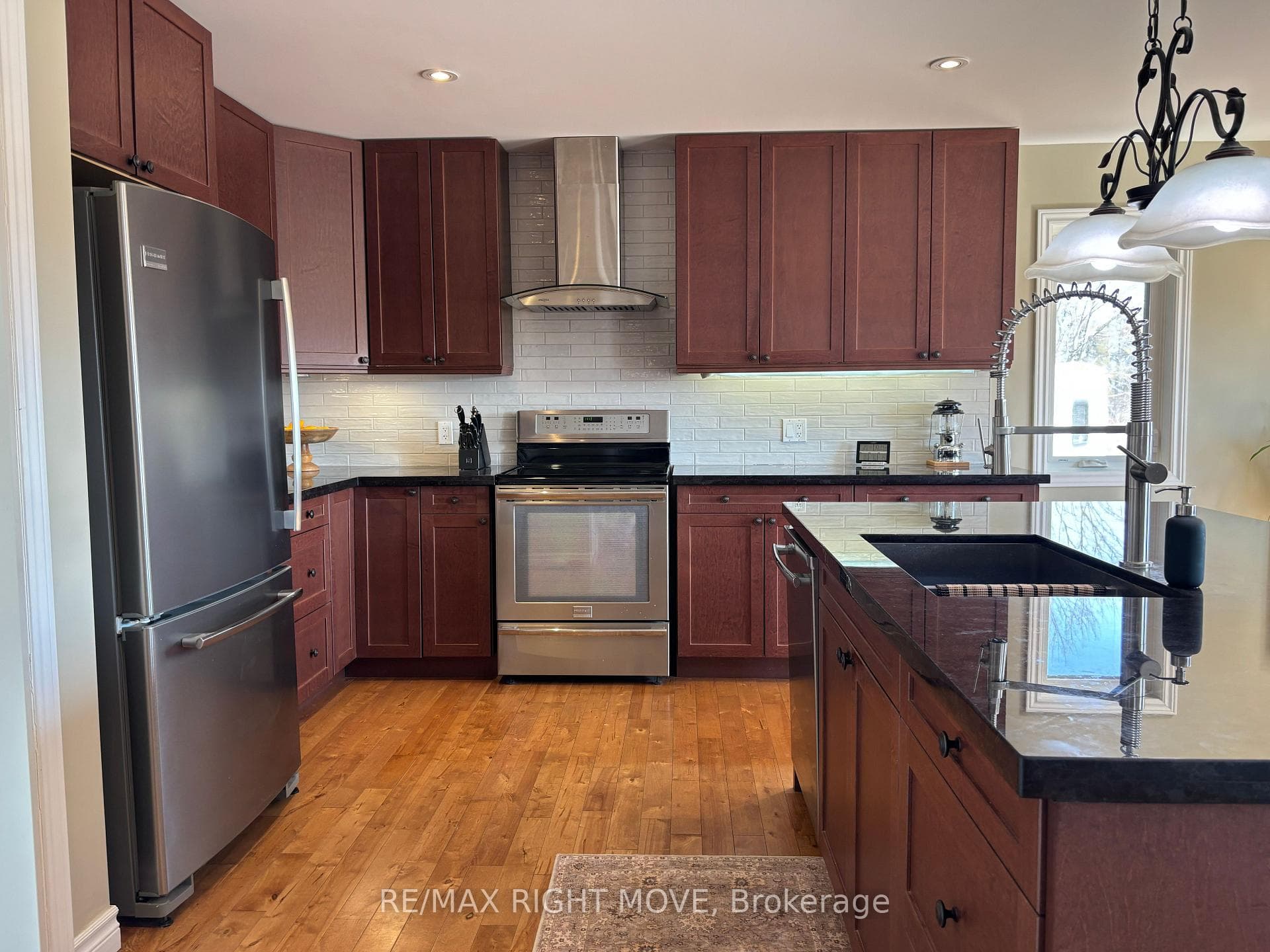 Stainless / Wood floors