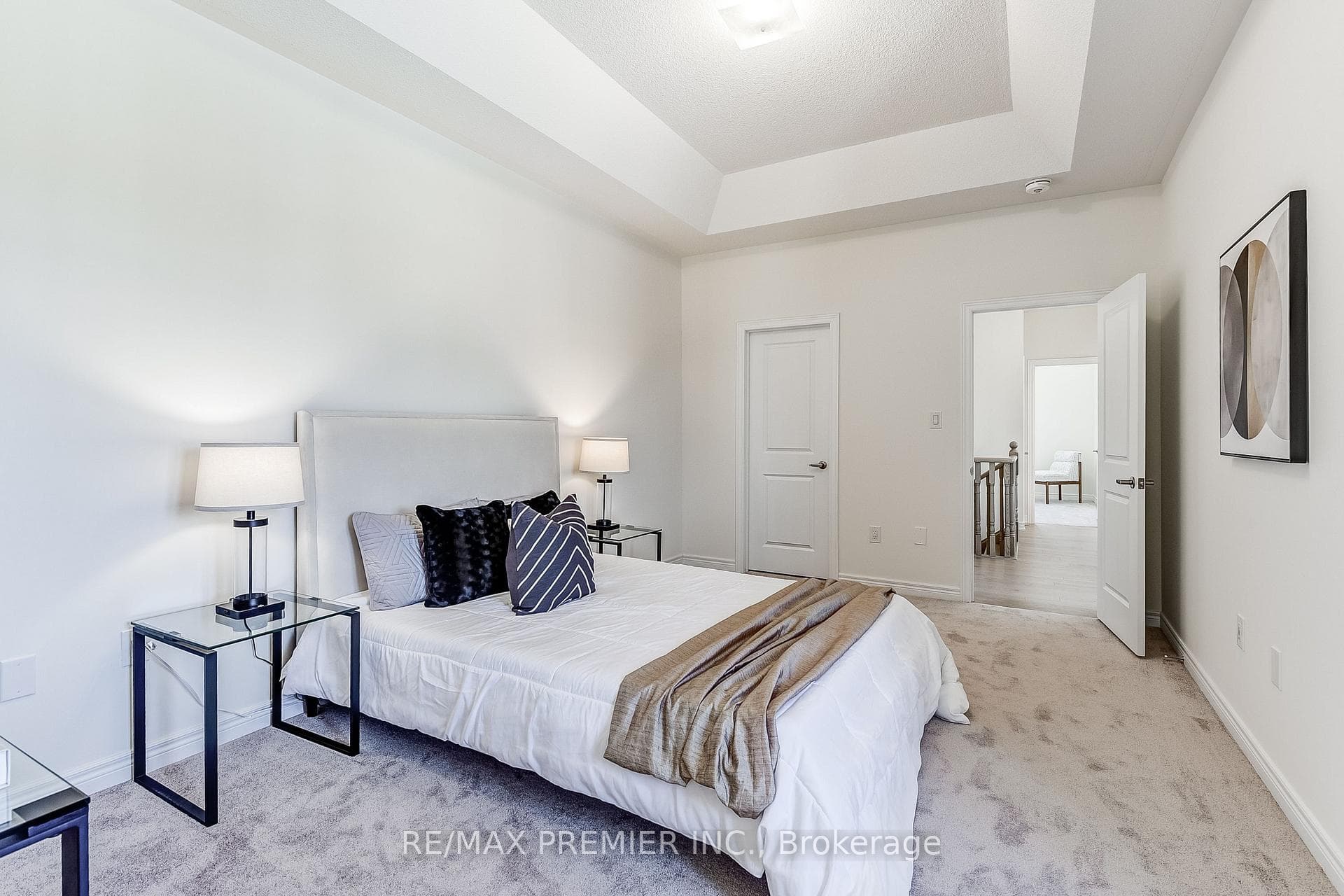 8 Thelma Drive photo 33