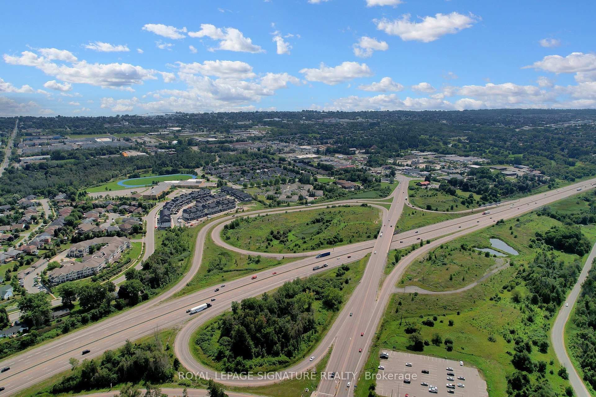 Close to Highway 401 for Commute