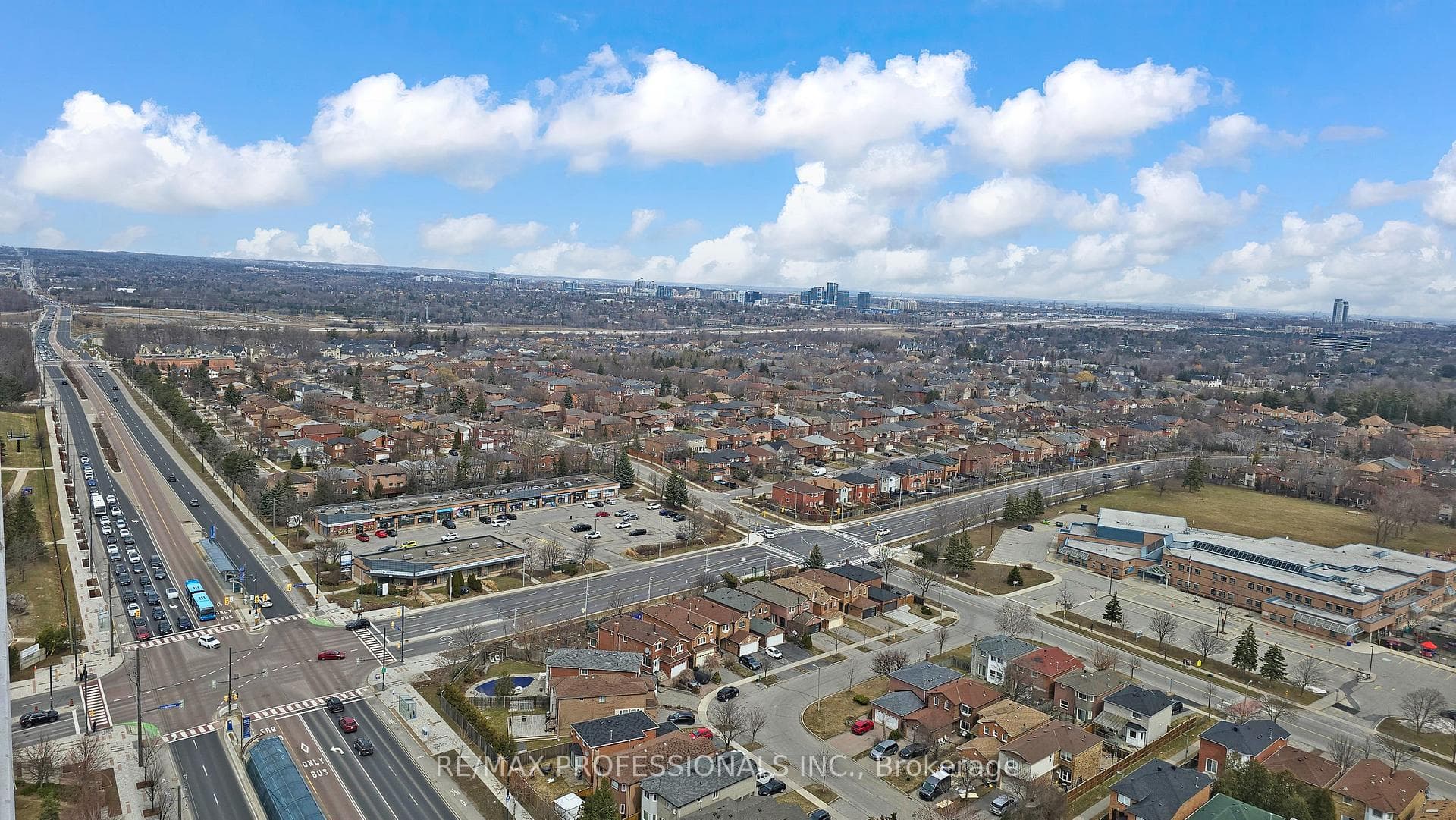 7950 Bathurst Street Unit B2304 photo 28