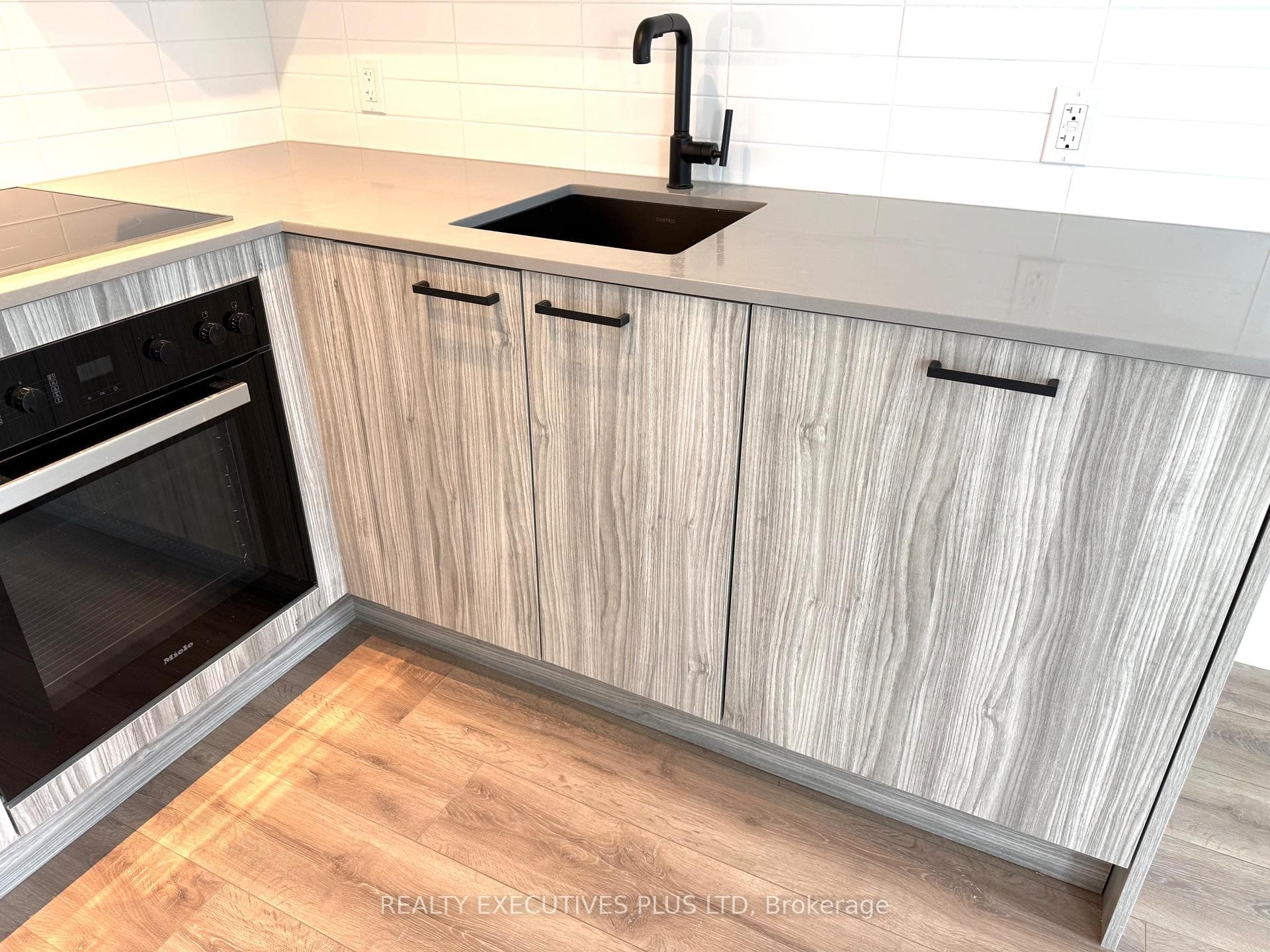 1 Quarrington Lane Unit 1404 photo 11