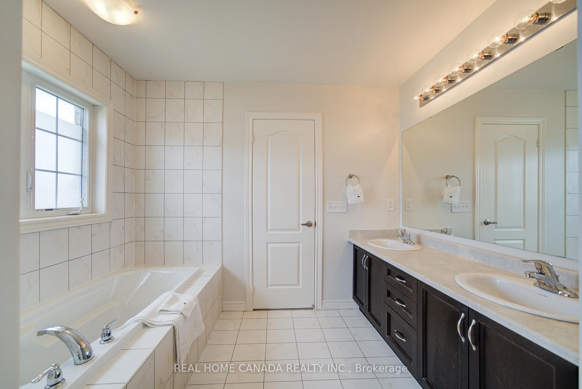 1491 Chretien Street photo 33