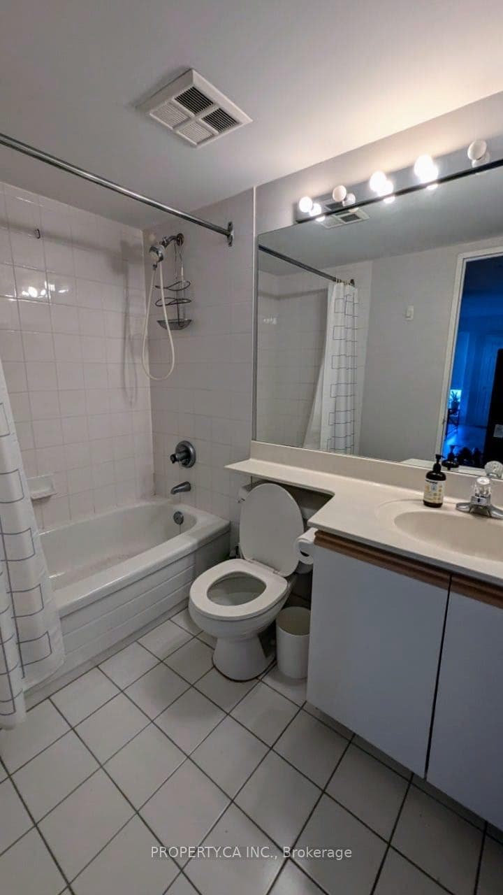 35 Empress Avenue Unit PH205 photo 13