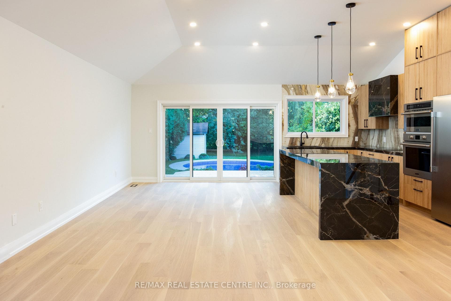 446 Willis Drive photo 8