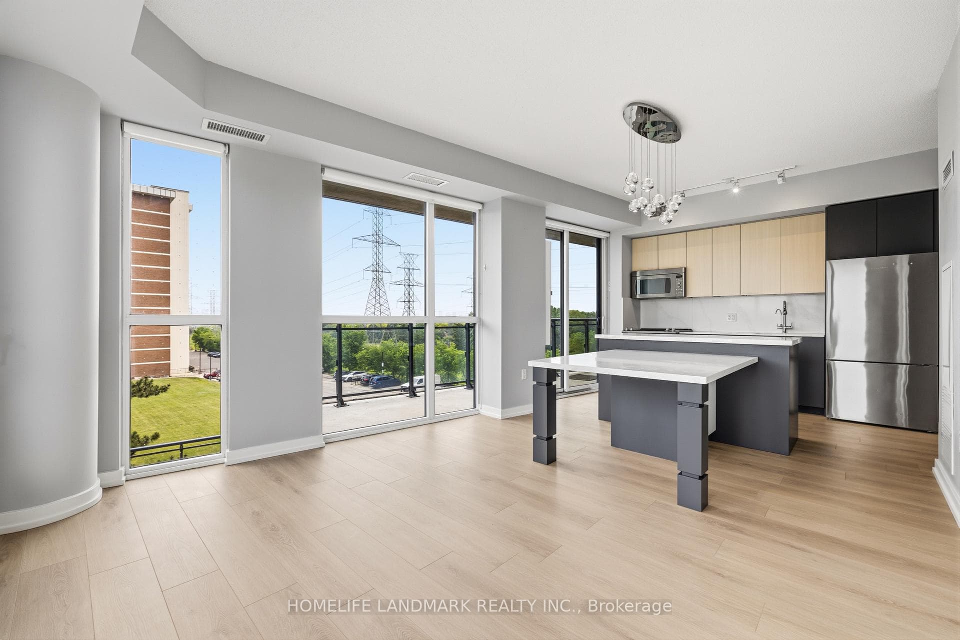 3237 Bayview Avenue Unit 307 photo 1