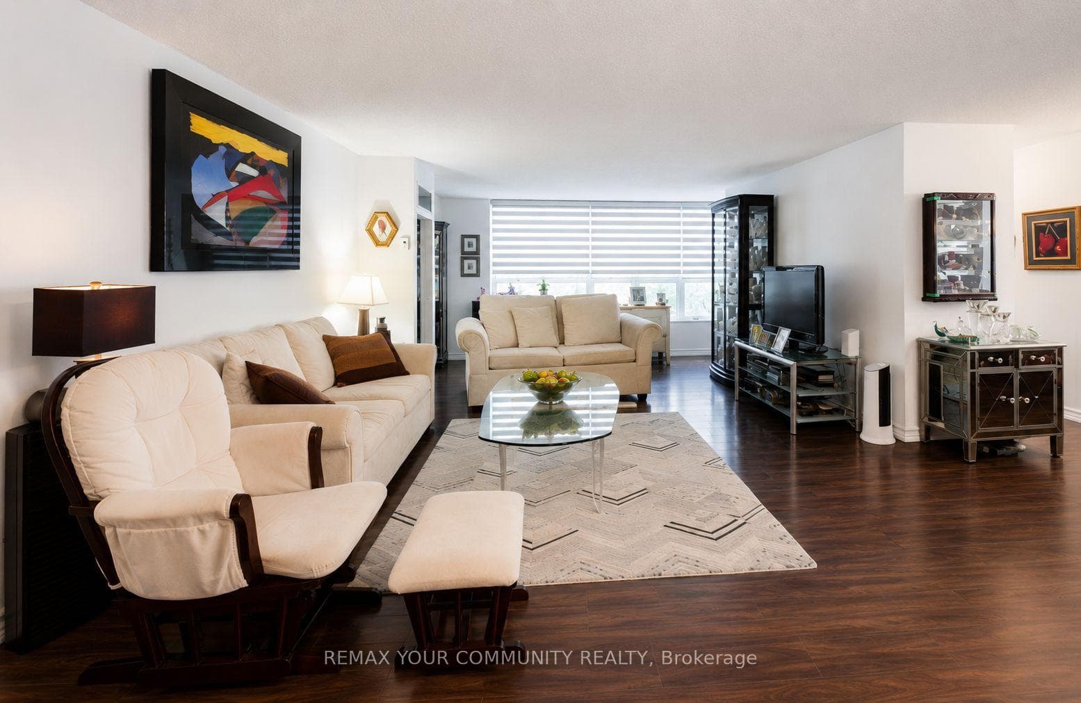 326 Major Mackenzie Drive Unit 301 photo 12