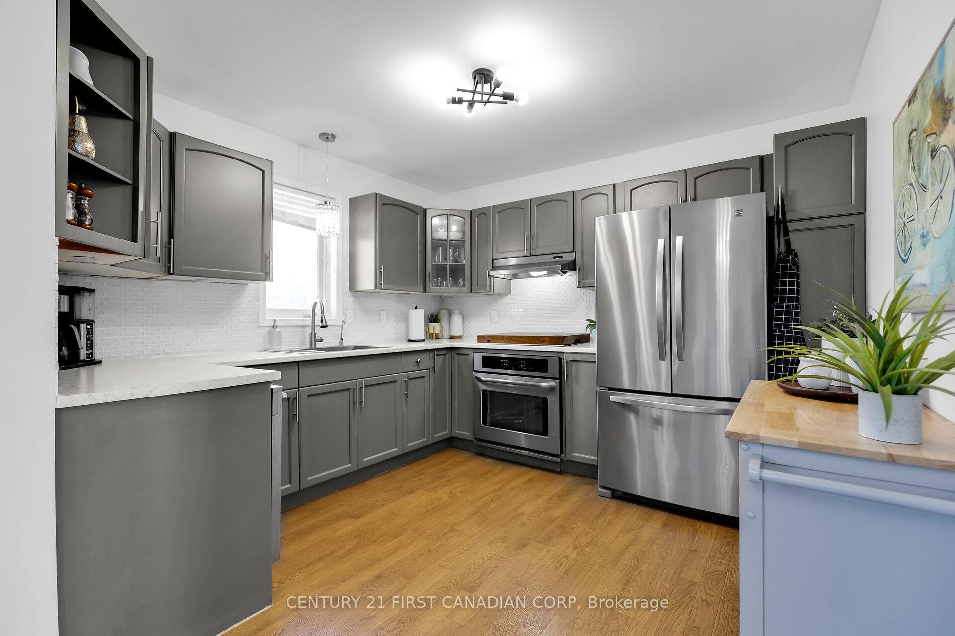 231 Parkview Drive photo 3