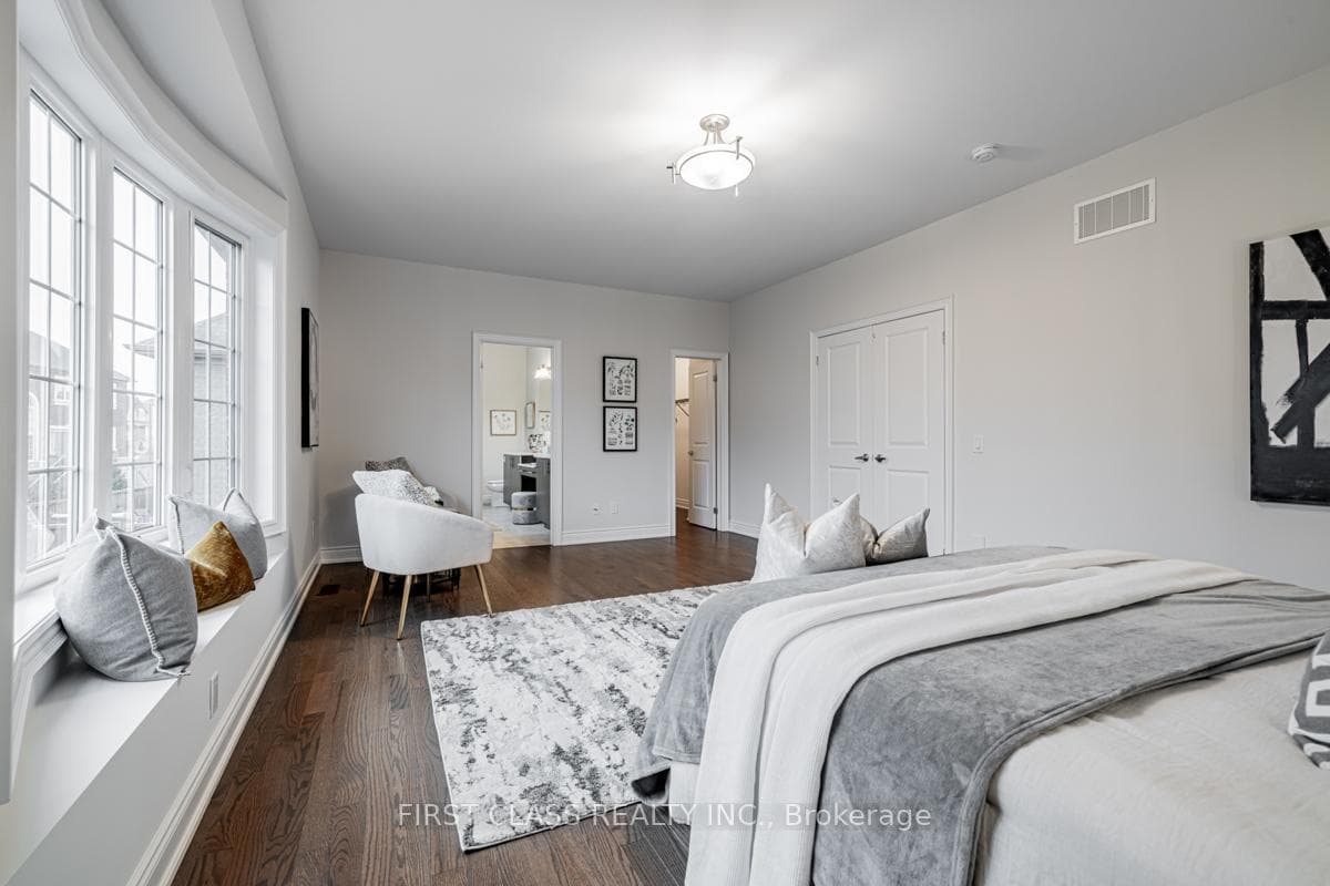 155 Heintzman Crescent photo 23