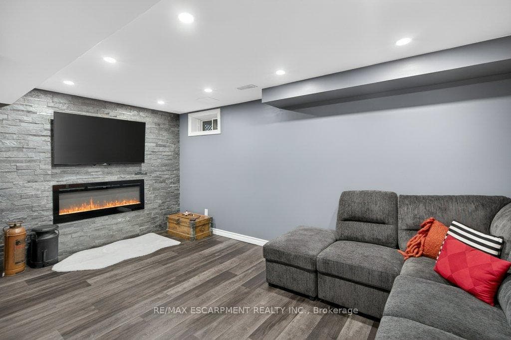 4831 VERDI Street photo 36