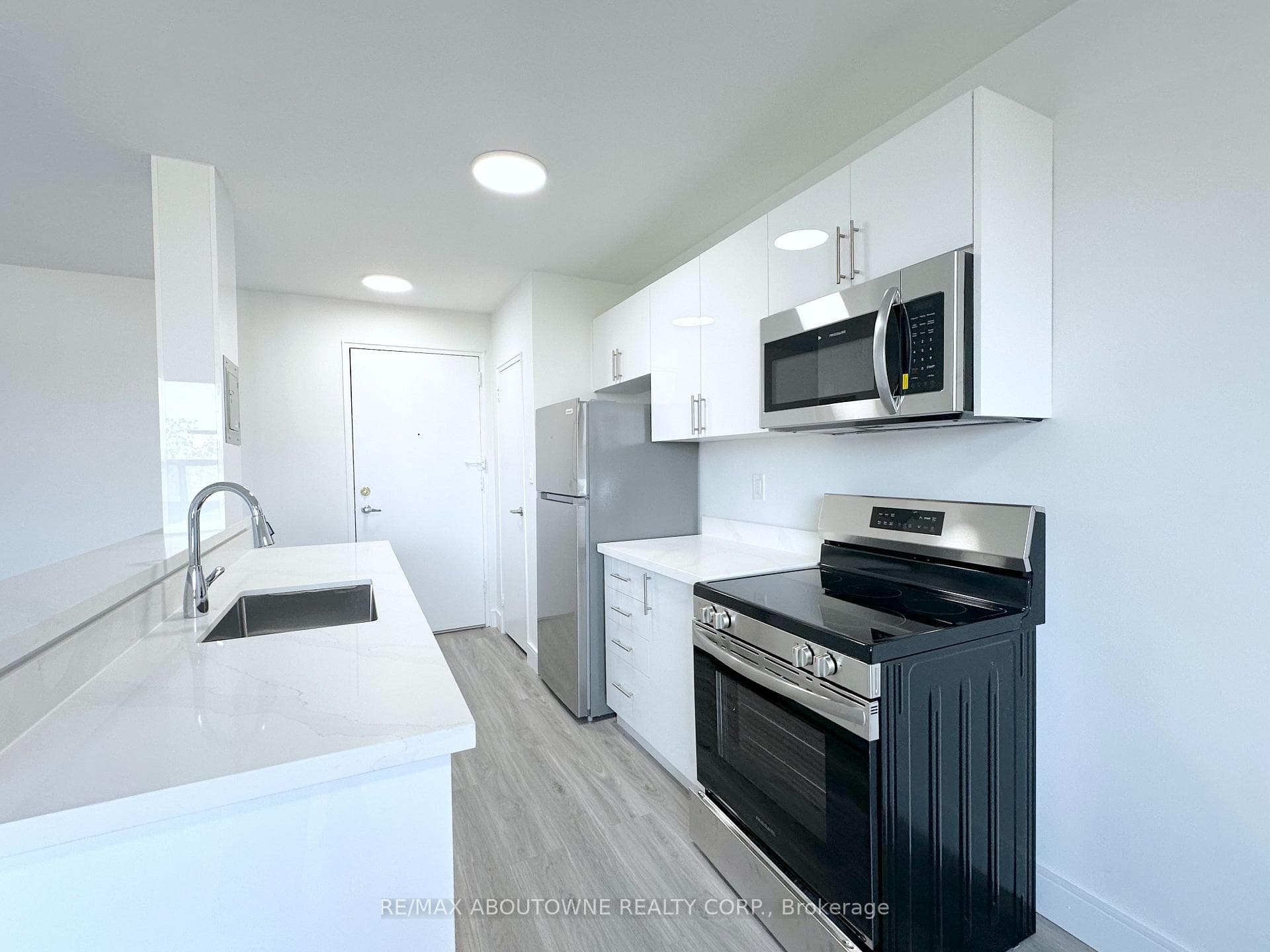 79 Jameson Avenue Unit 716 photo 4