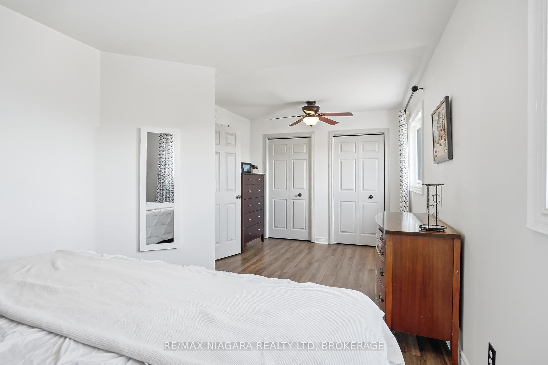 858 Canada Drive photo 14