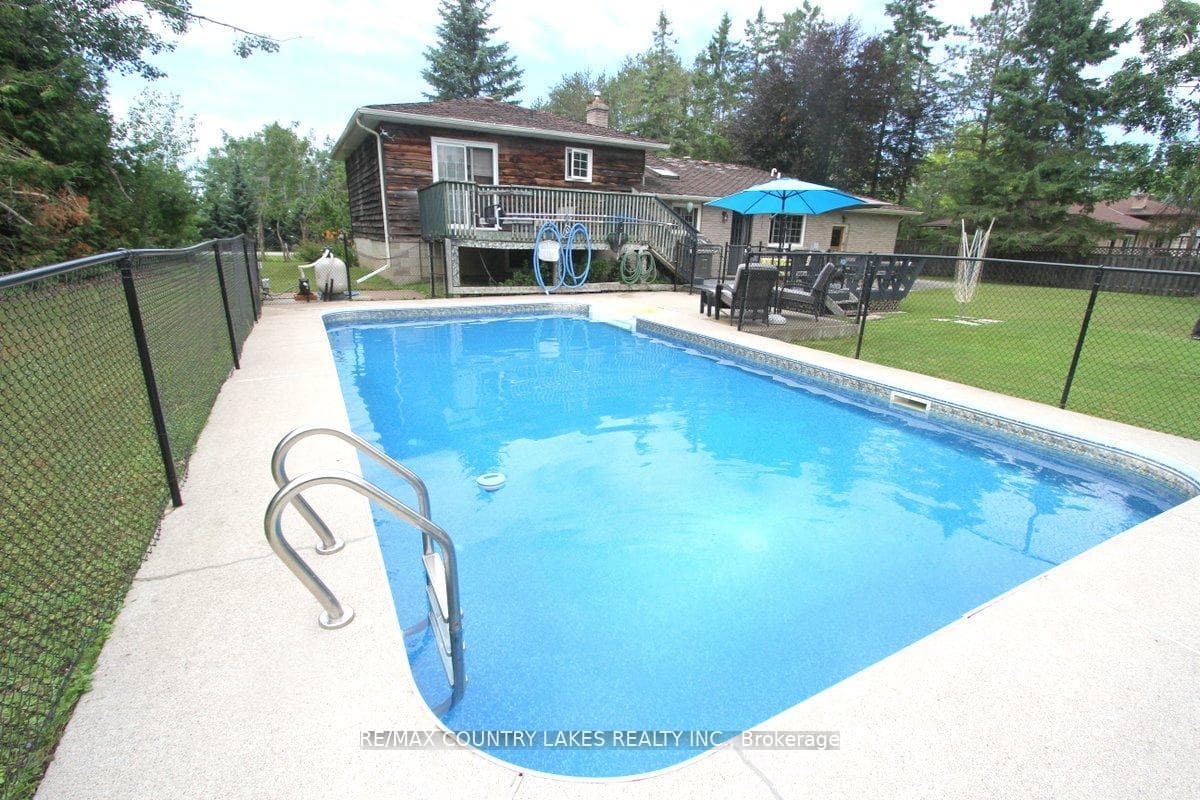 25725 Maple Beach Road photo 5