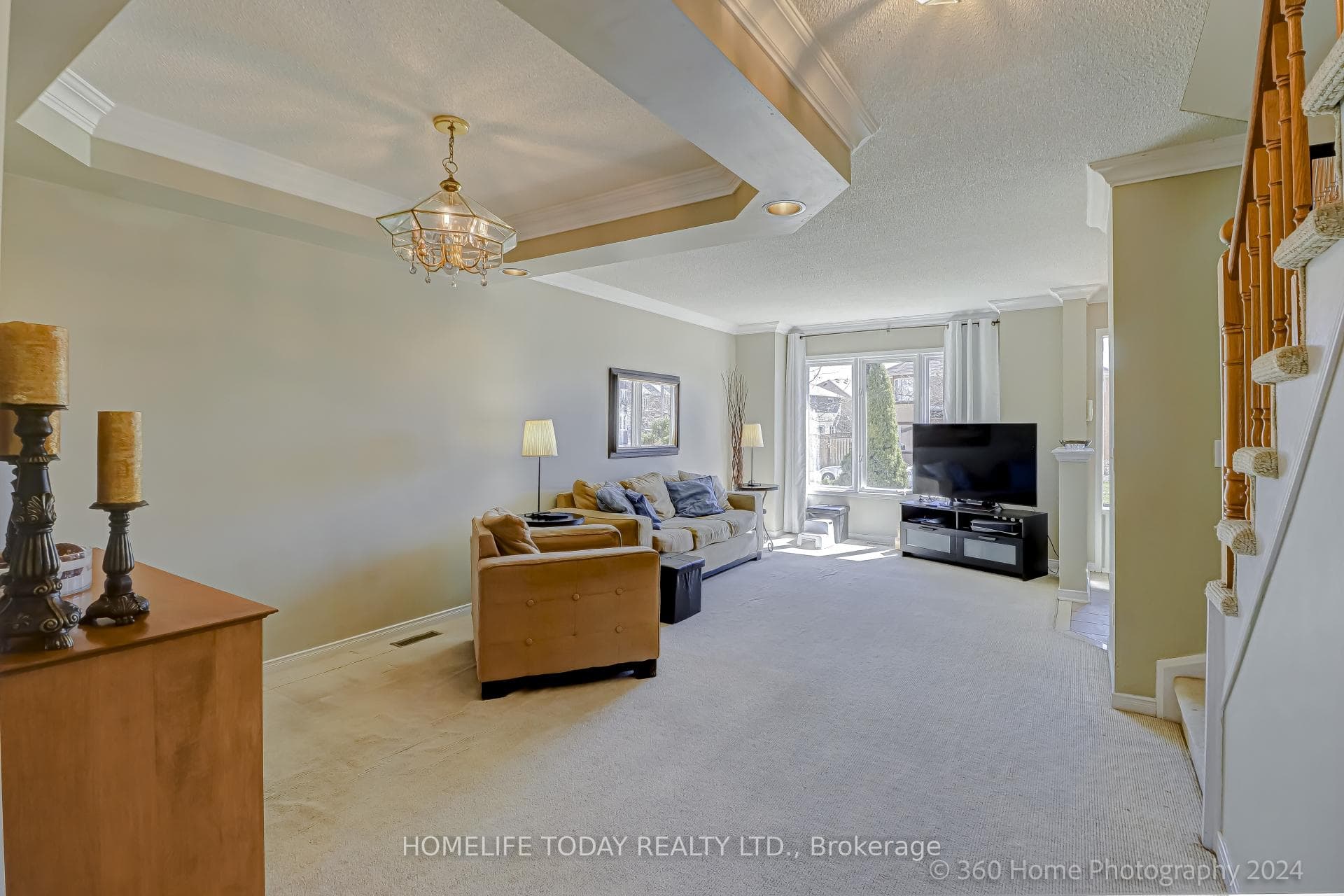 1560 Arcadia Square photo 6
