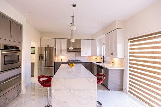 27 Appleview Road Unit Main photo 10