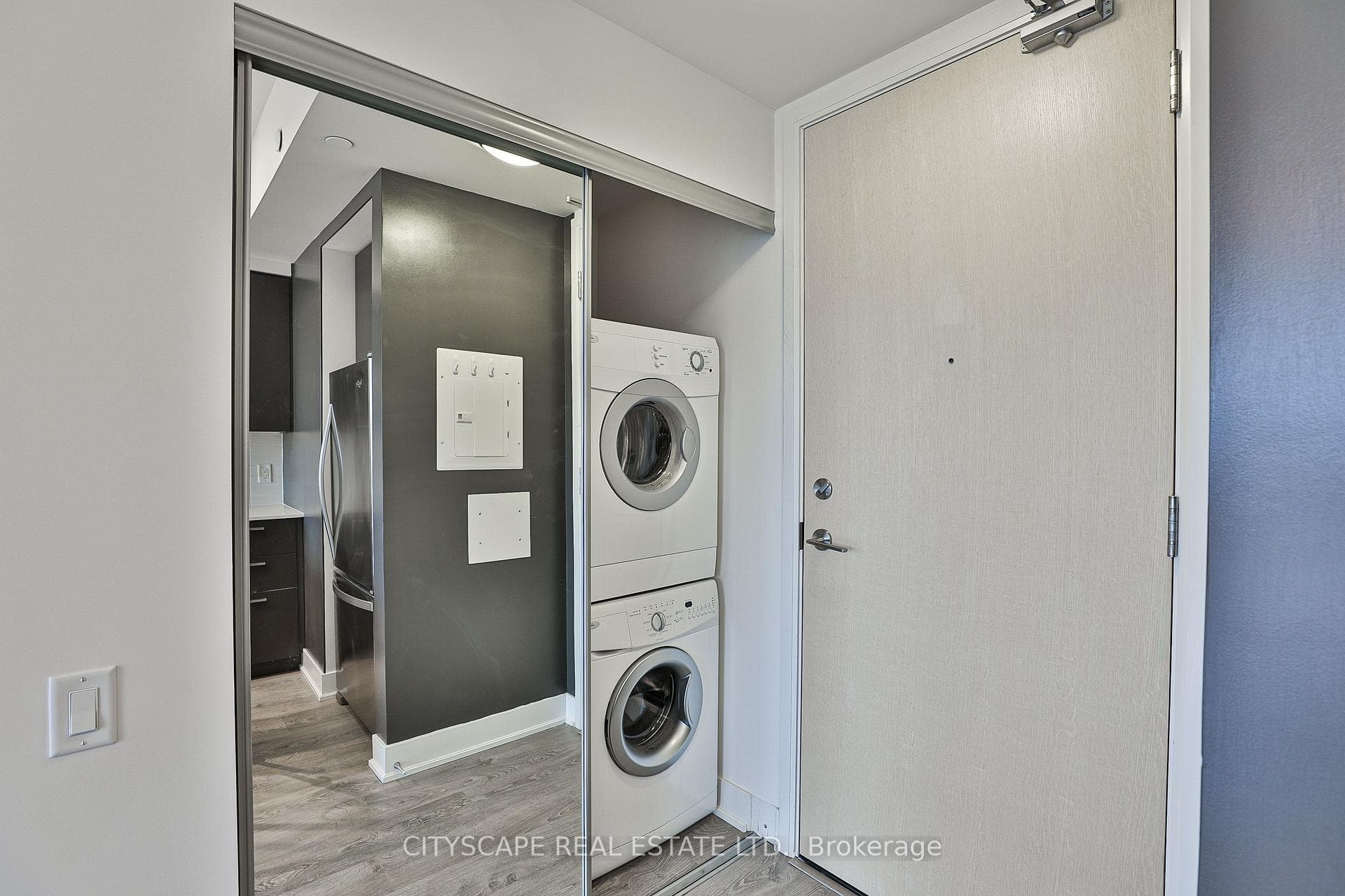 30 Roehampton Avenue Unit 1704 photo 9
