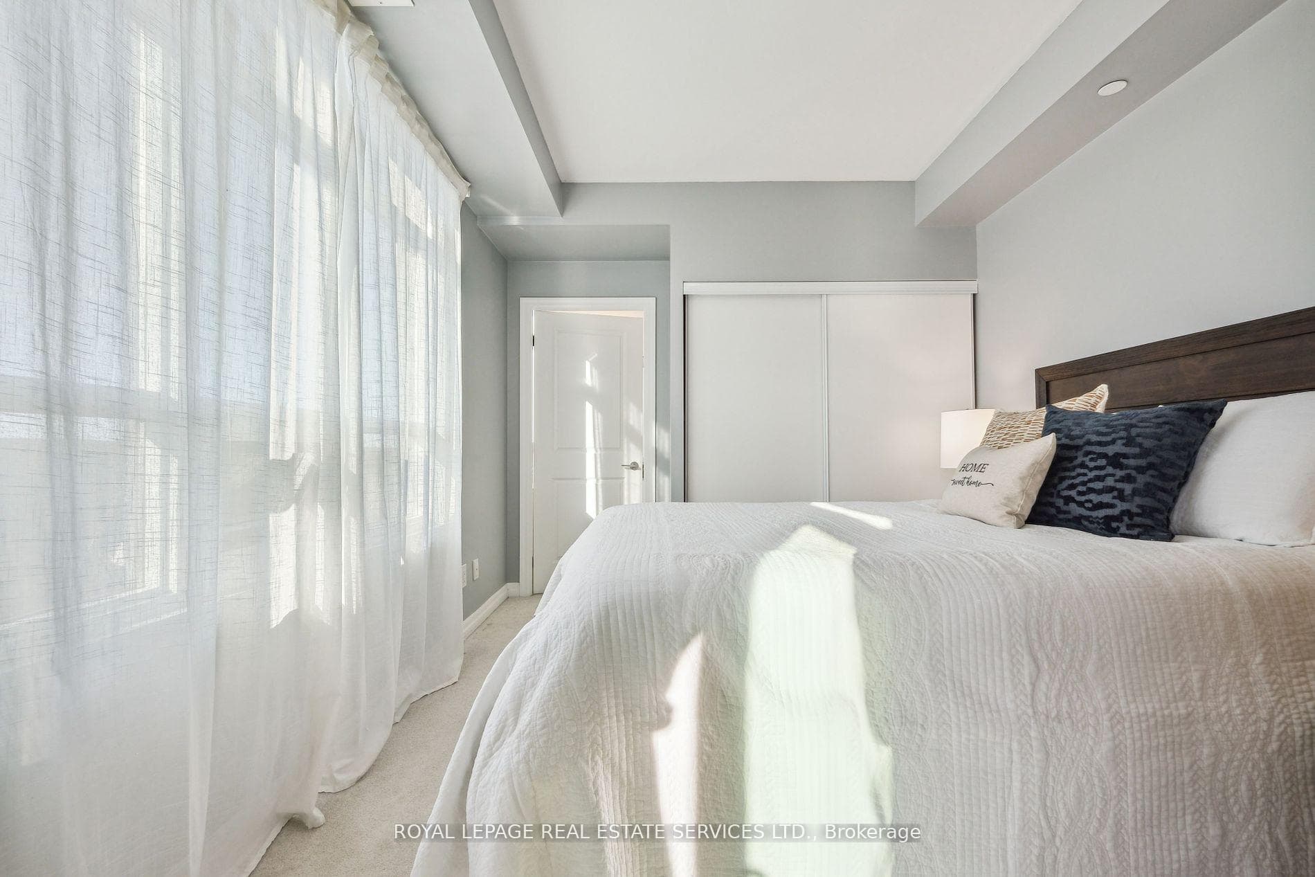 3563 Lake Shore Boulevard Unit 614 photo 18