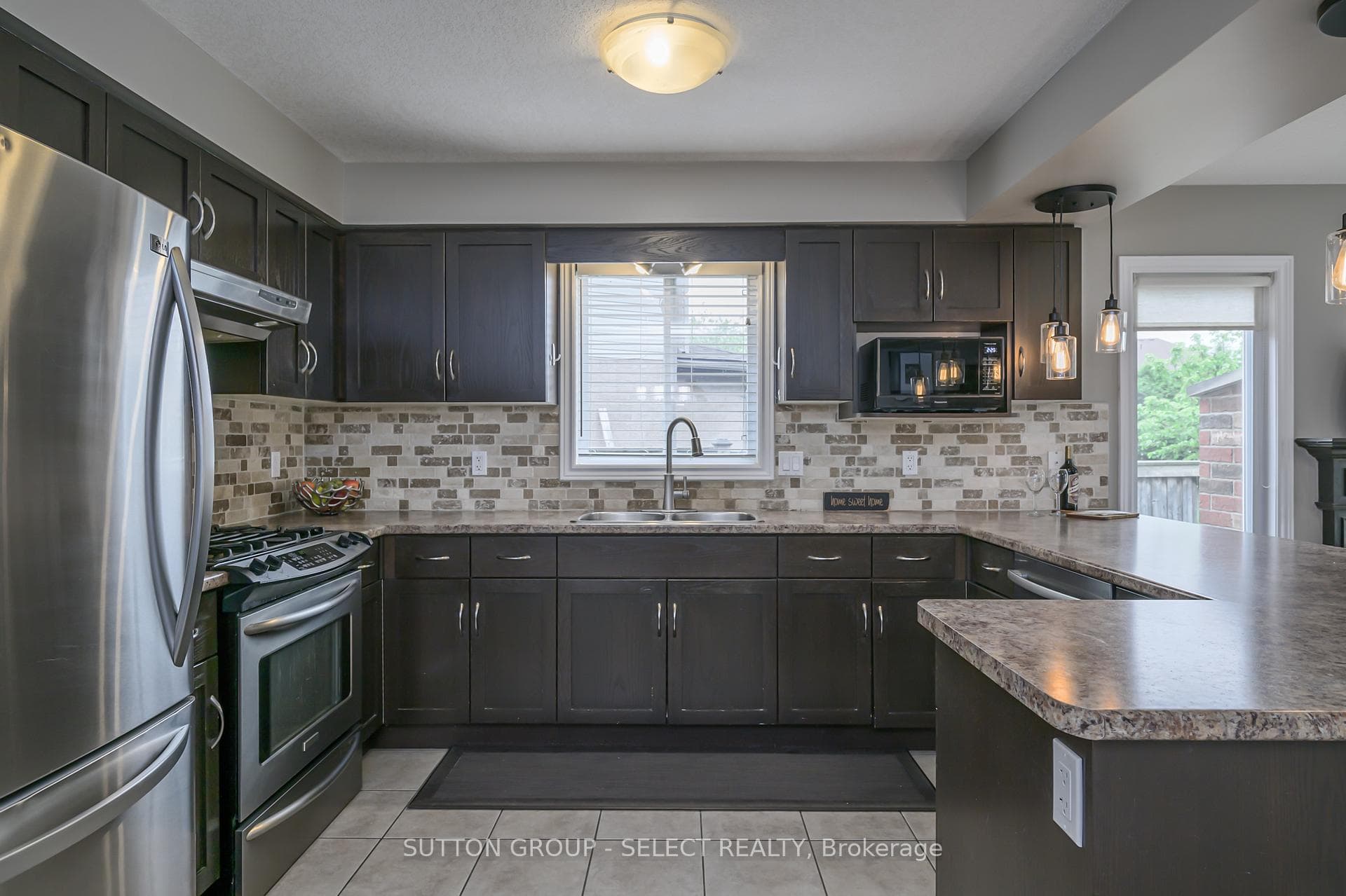 2019 Foxwood Avenue photo 14