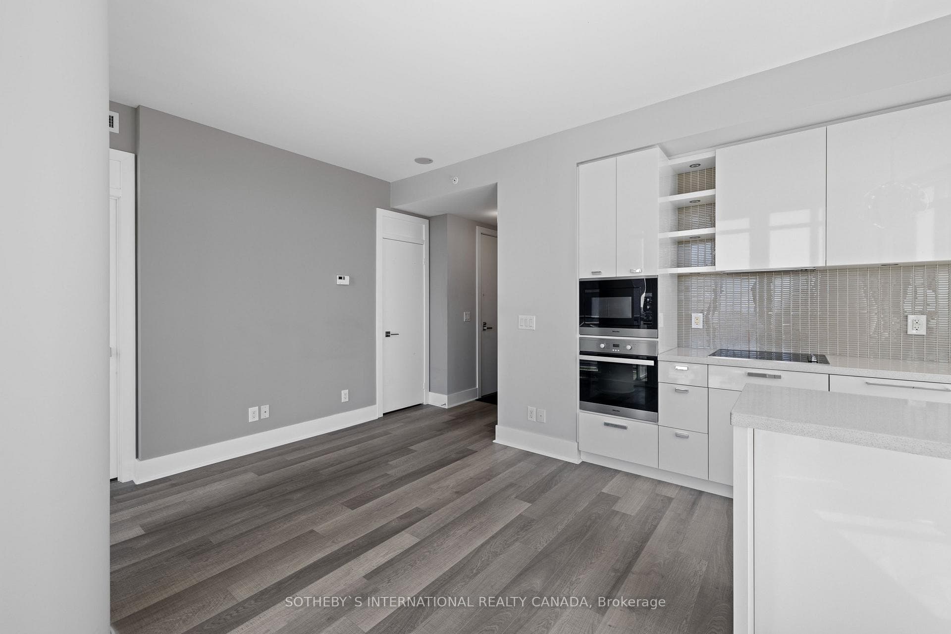 32 Davenport Road Unit 1508 photo 5