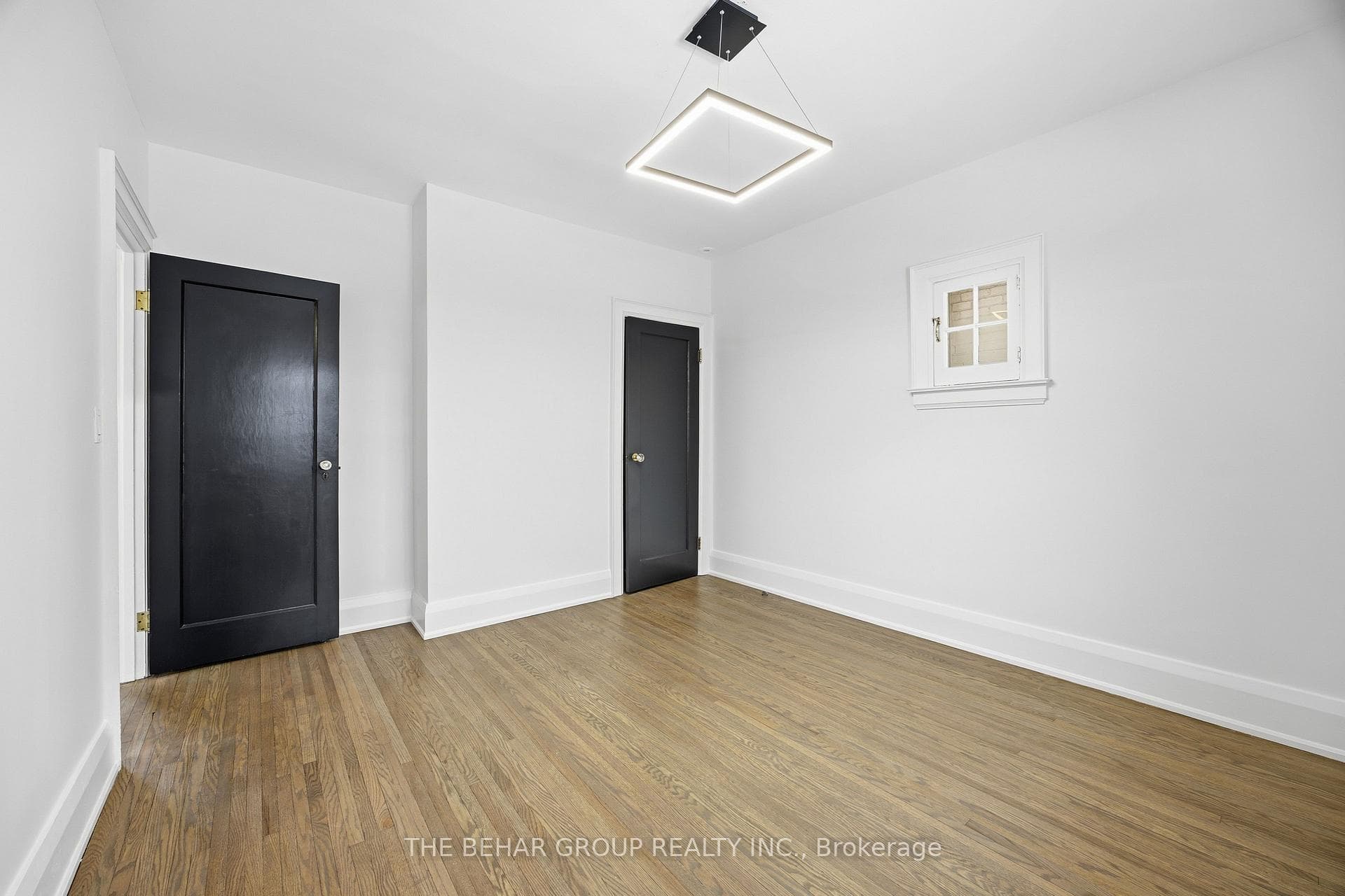 241 Lonsmount Drive photo 28