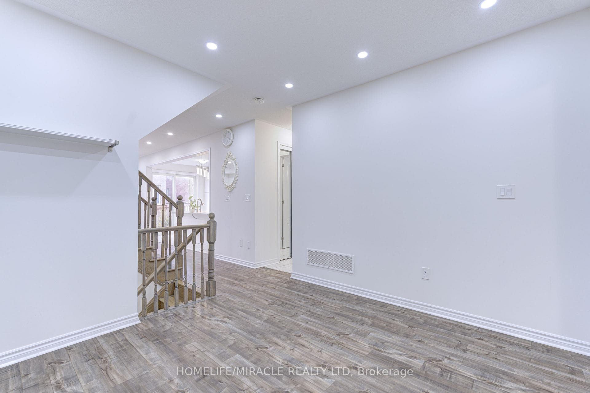 24 Jemima Road photo 12