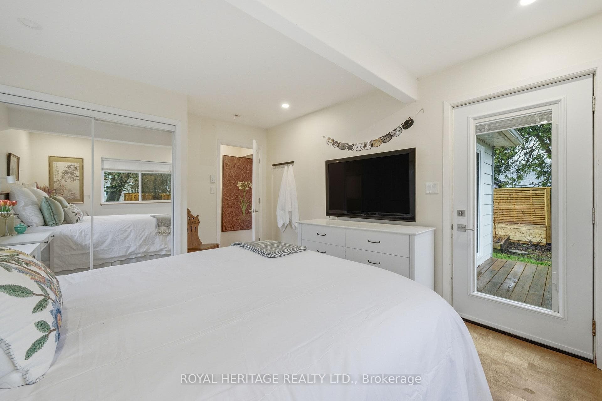 2 Langdon Avenue photo 36