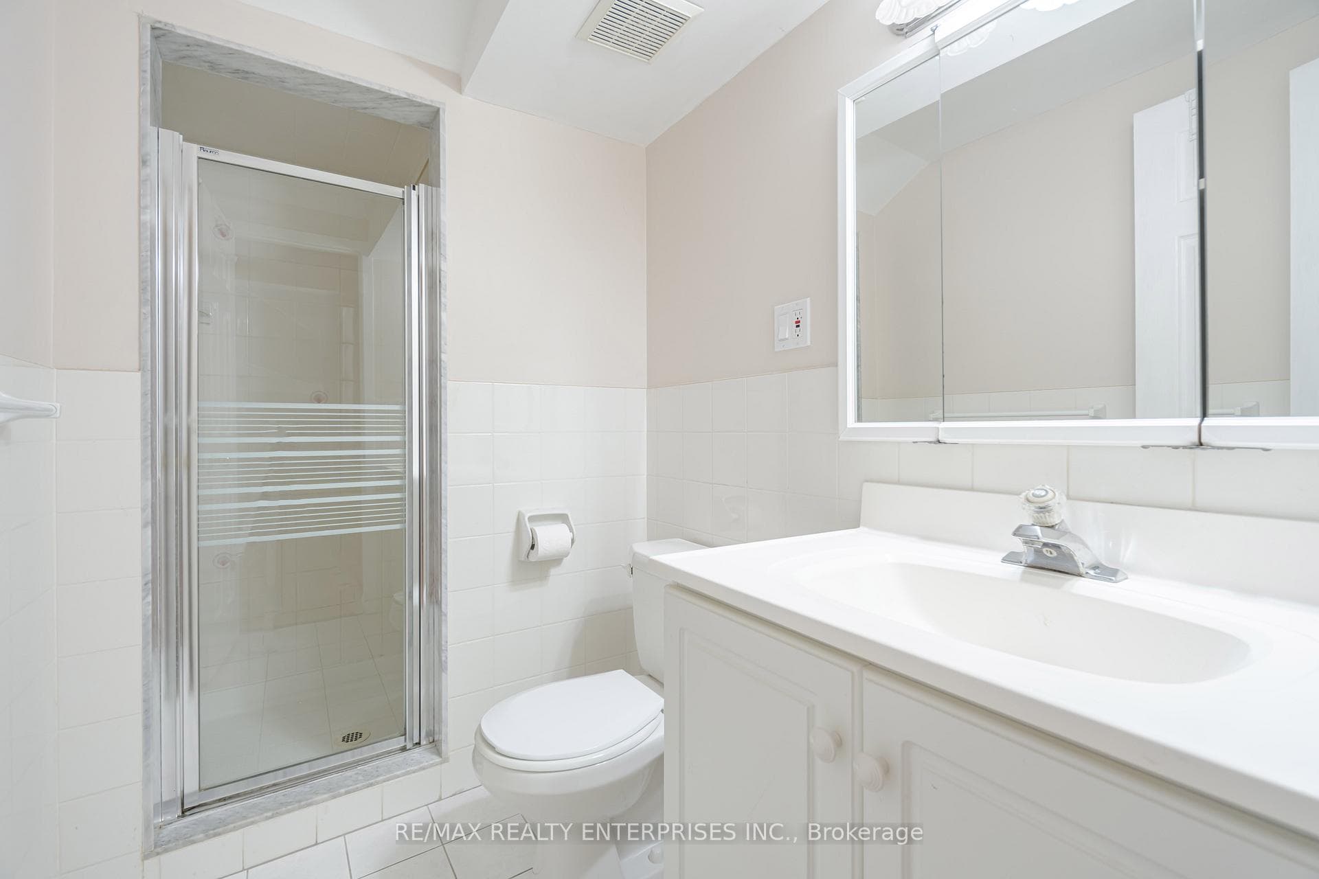 27 Corby Road photo 32