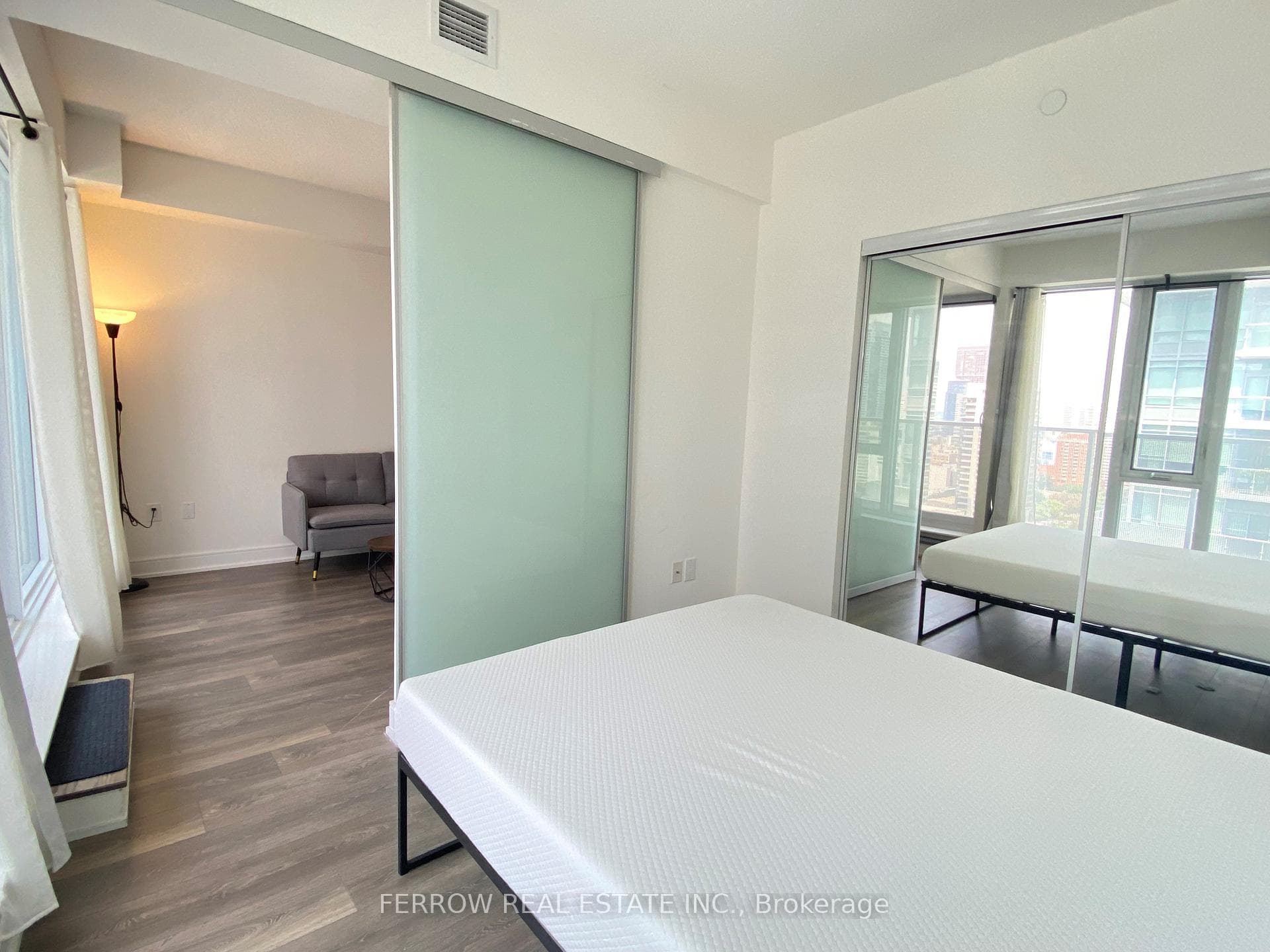 89 Mcgill Street Unit 2504 photo 13