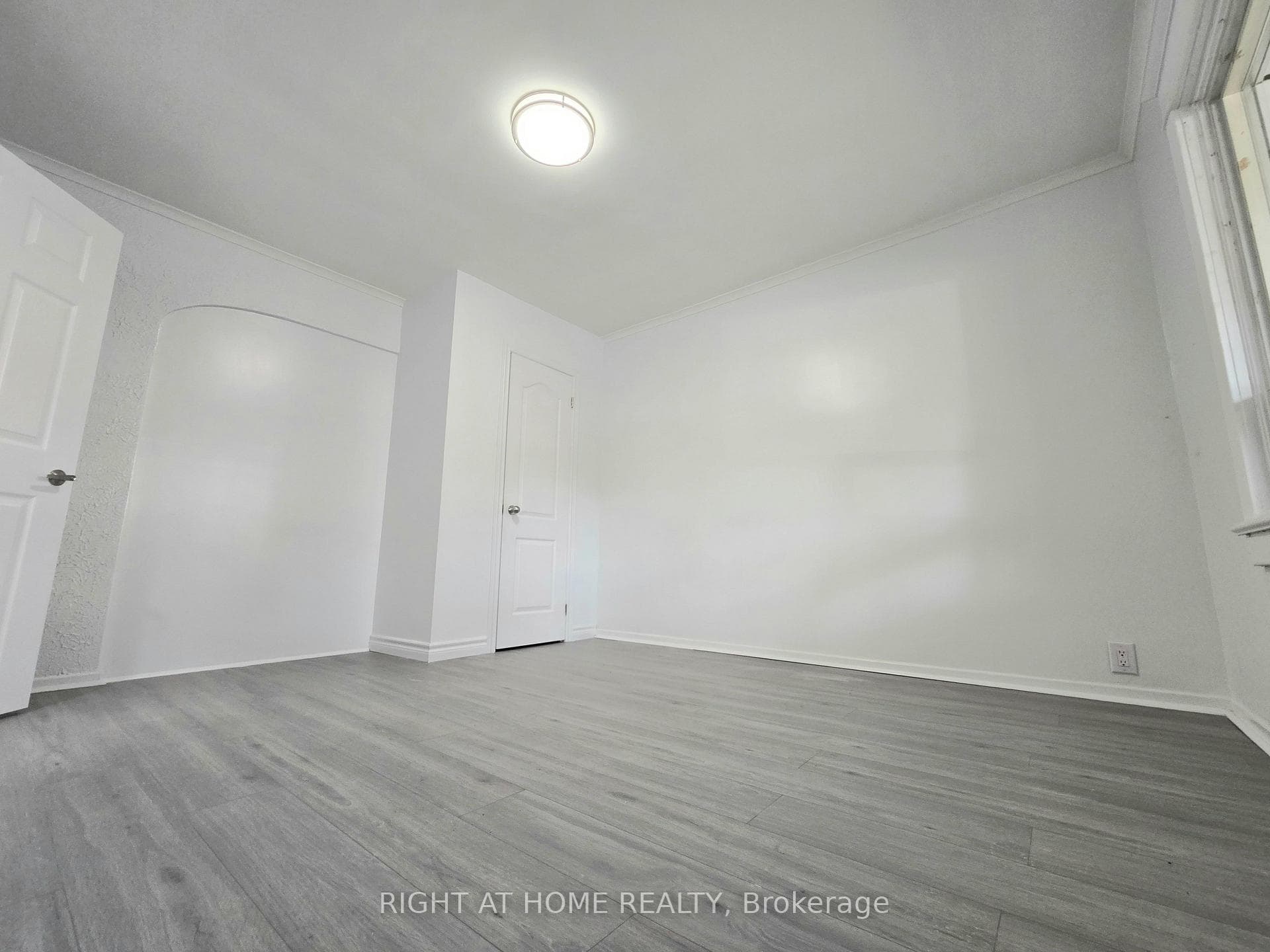 344 Glebeholme Boulevard Unit Main photo 10