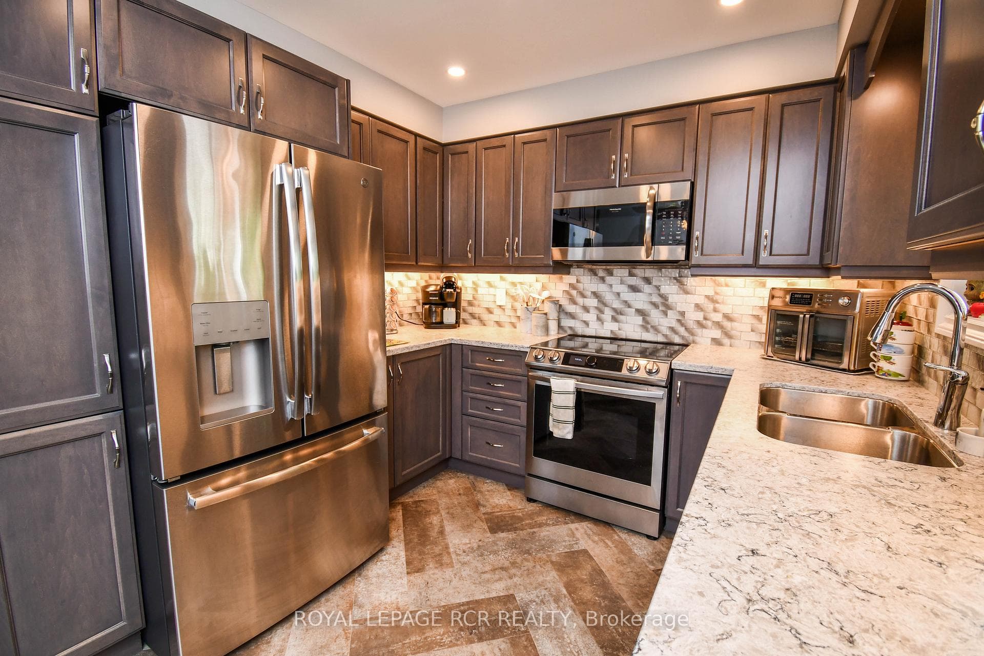 30 Marsellus Drive photo 10