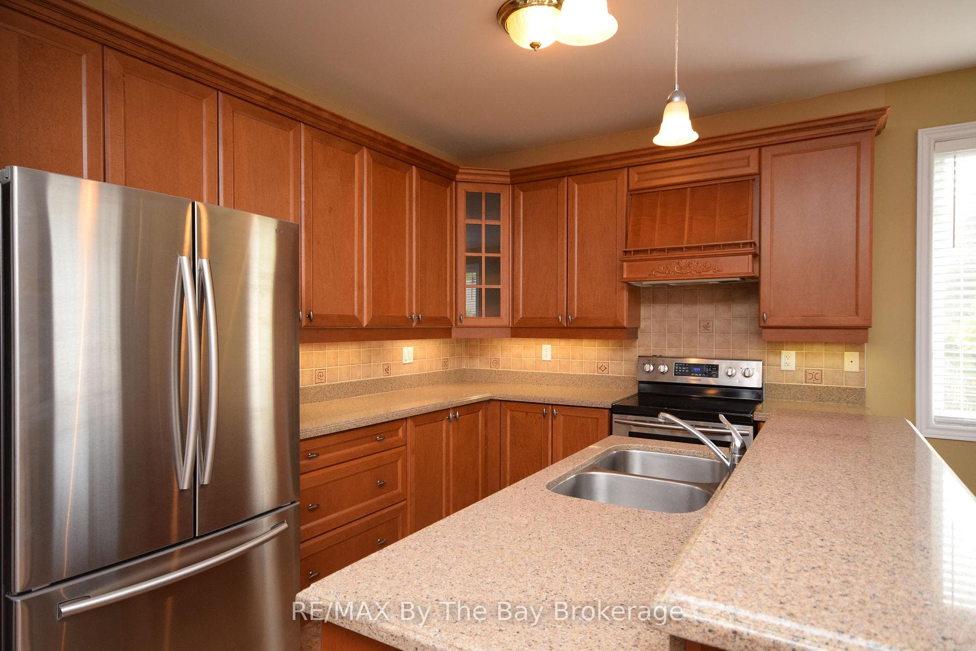 33 Tanager Crescent photo 4