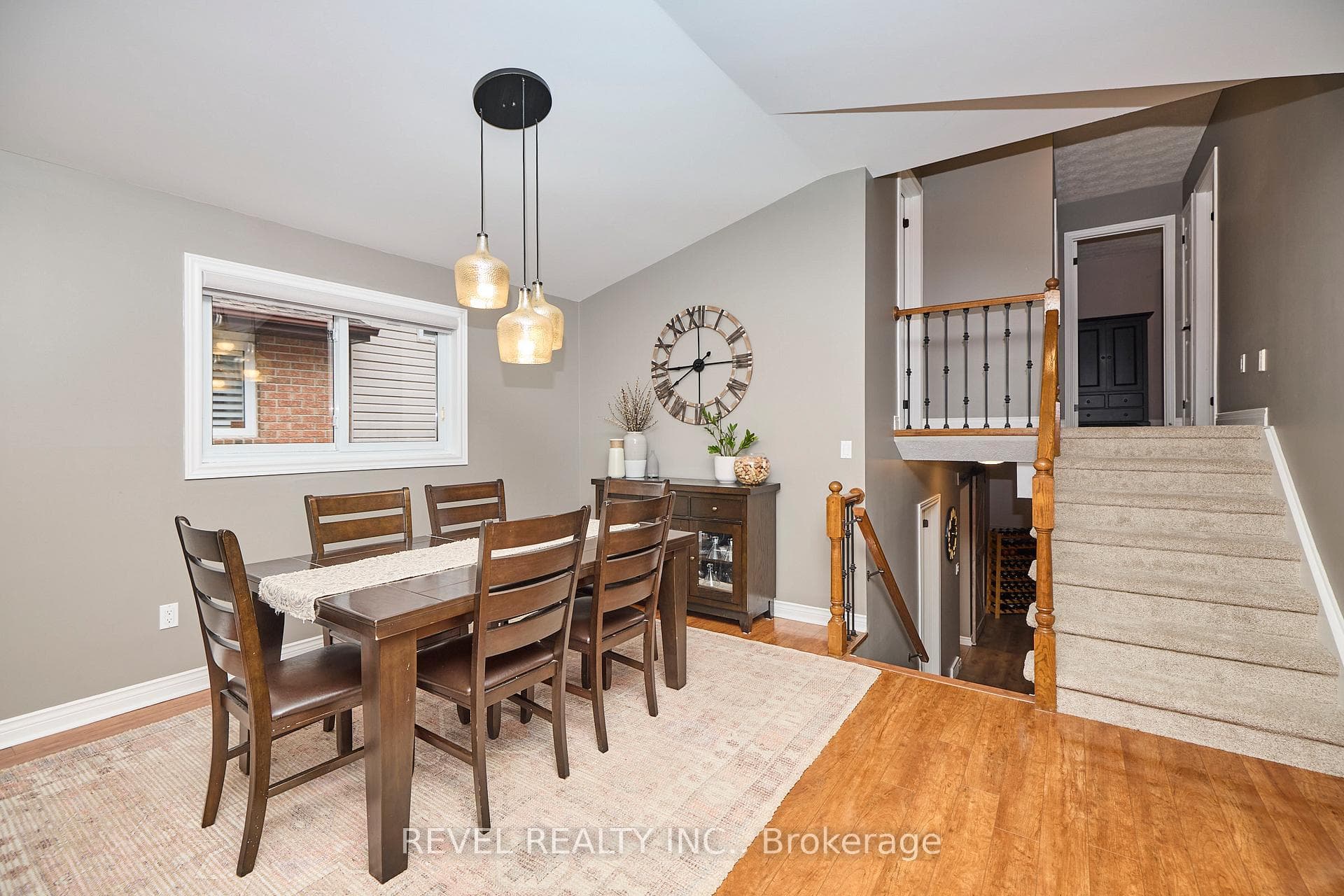 313 Beckett Crescent photo 11