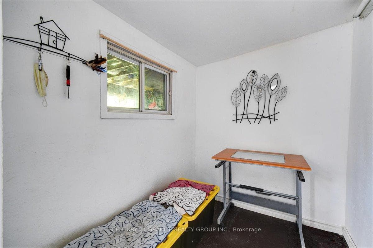 710 Rose Island Road photo 21