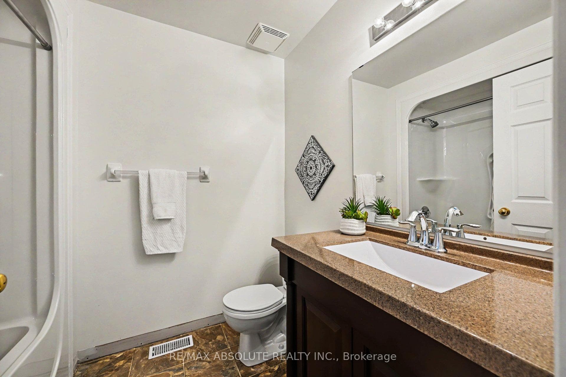1 River Ridge Crescent photo 34