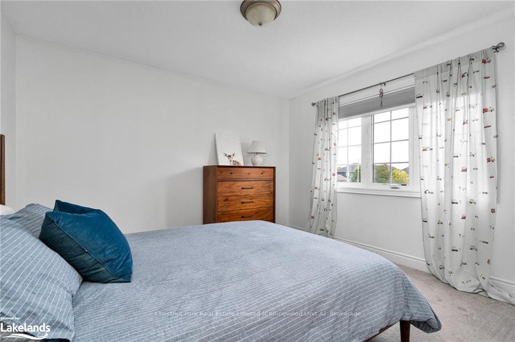 101 GARBUTT Crescent photo 32