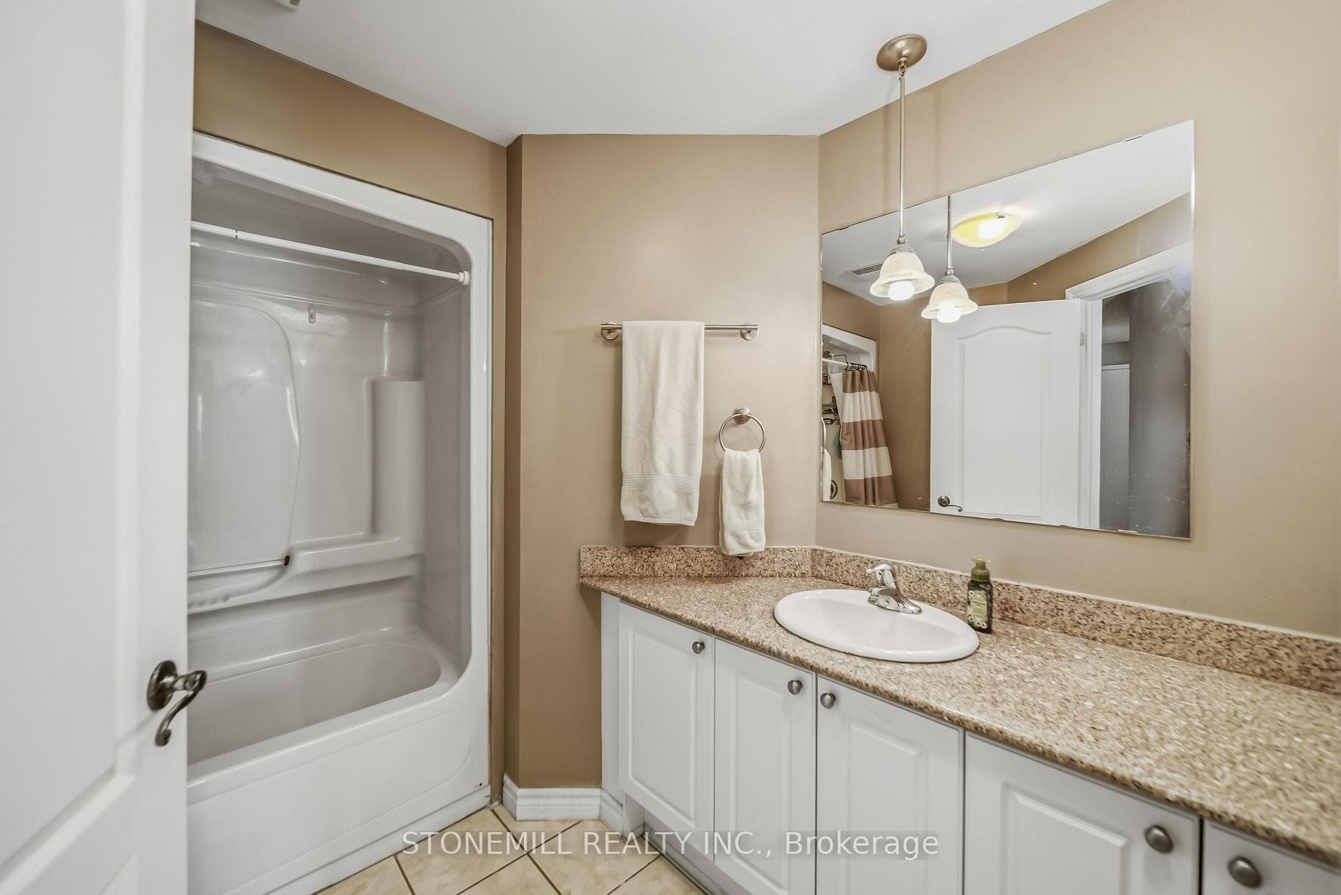 135 James Street Unit 701 photo 9