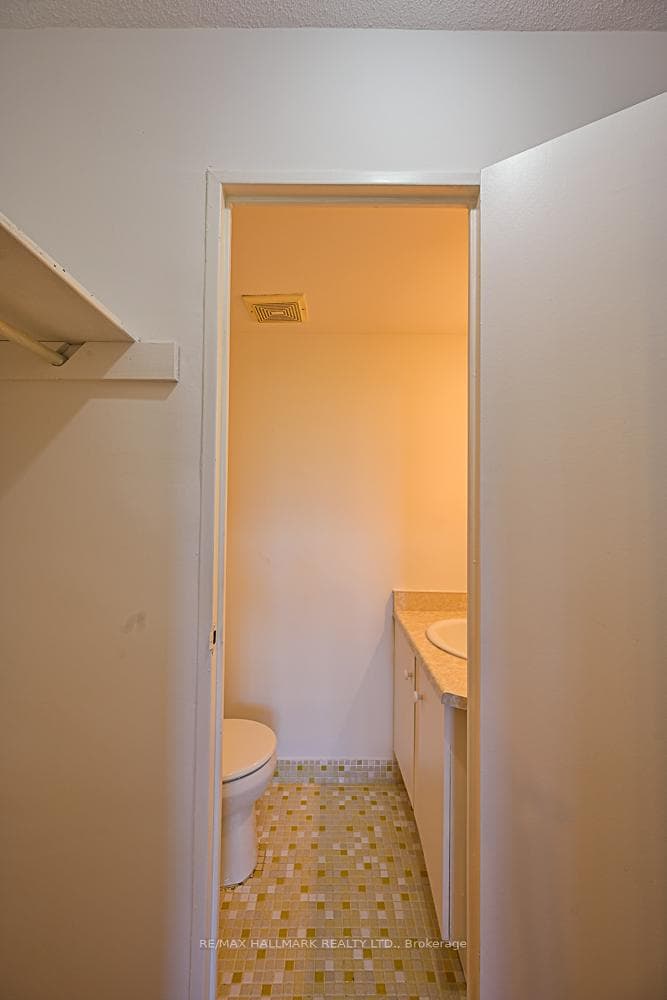 980 Broadview Avenue Unit 504 photo 16