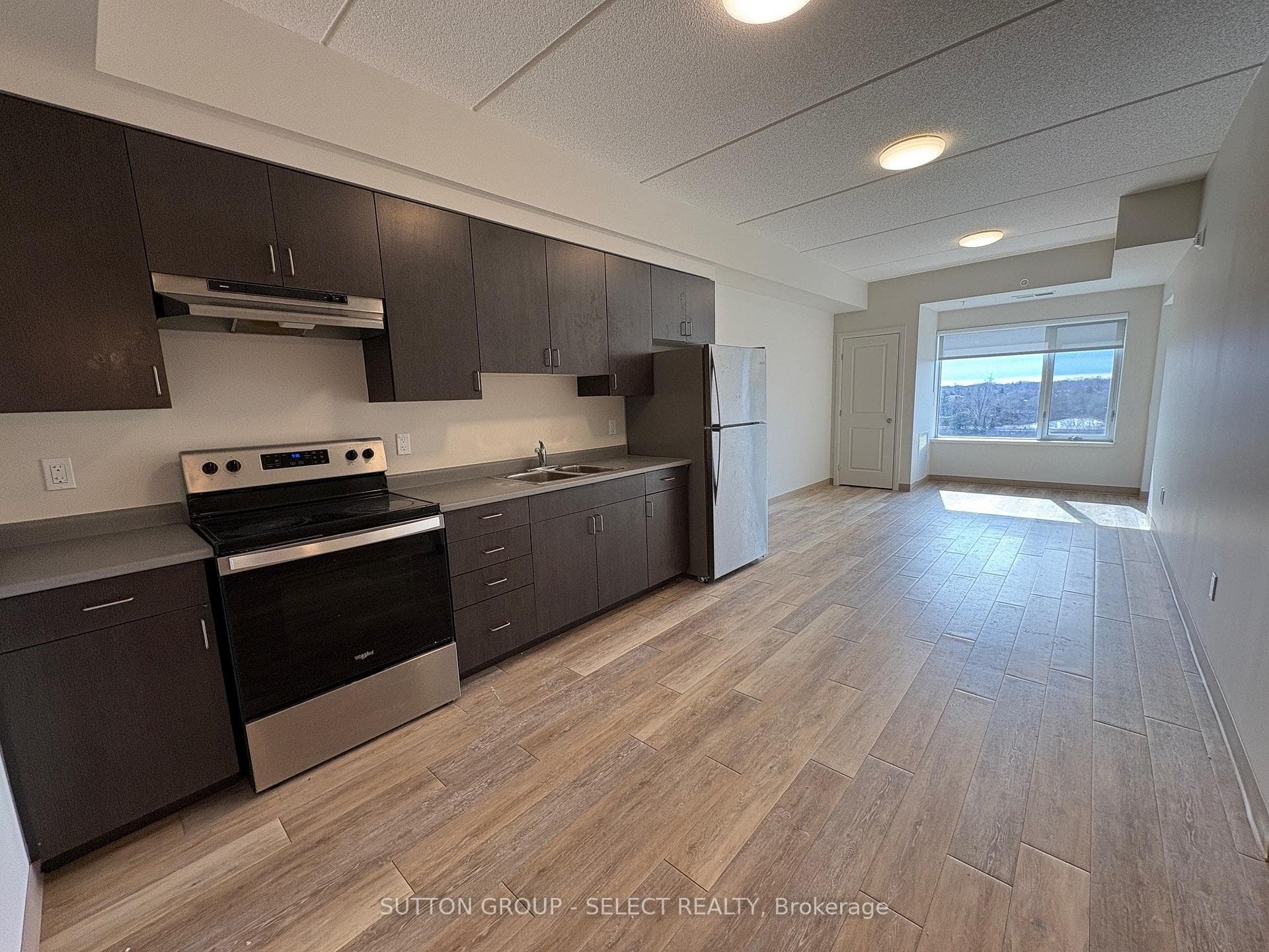 99 POND MILLS Road Unit 1204 photo 5