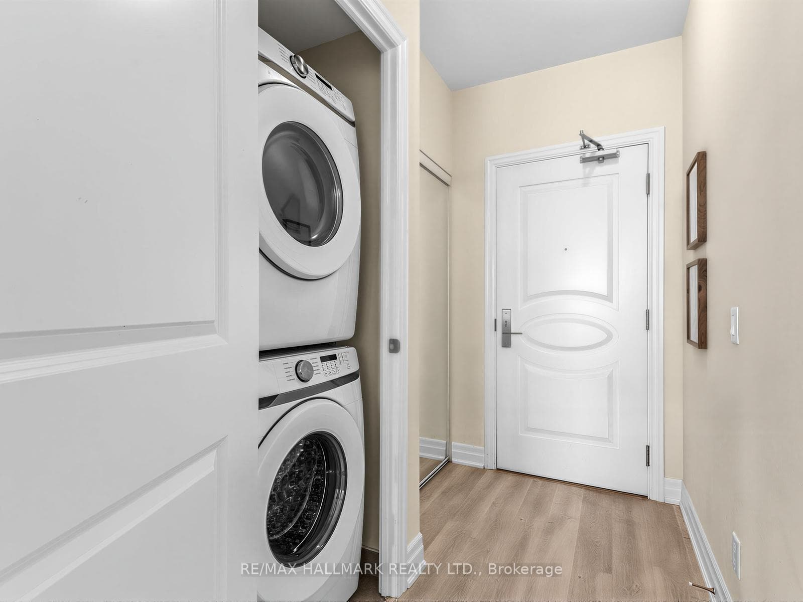 9085 Jane Street Unit 1507 photo 21