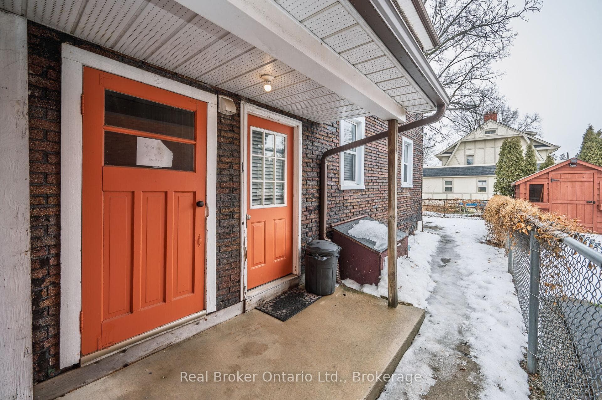 122 KING Street photo 14