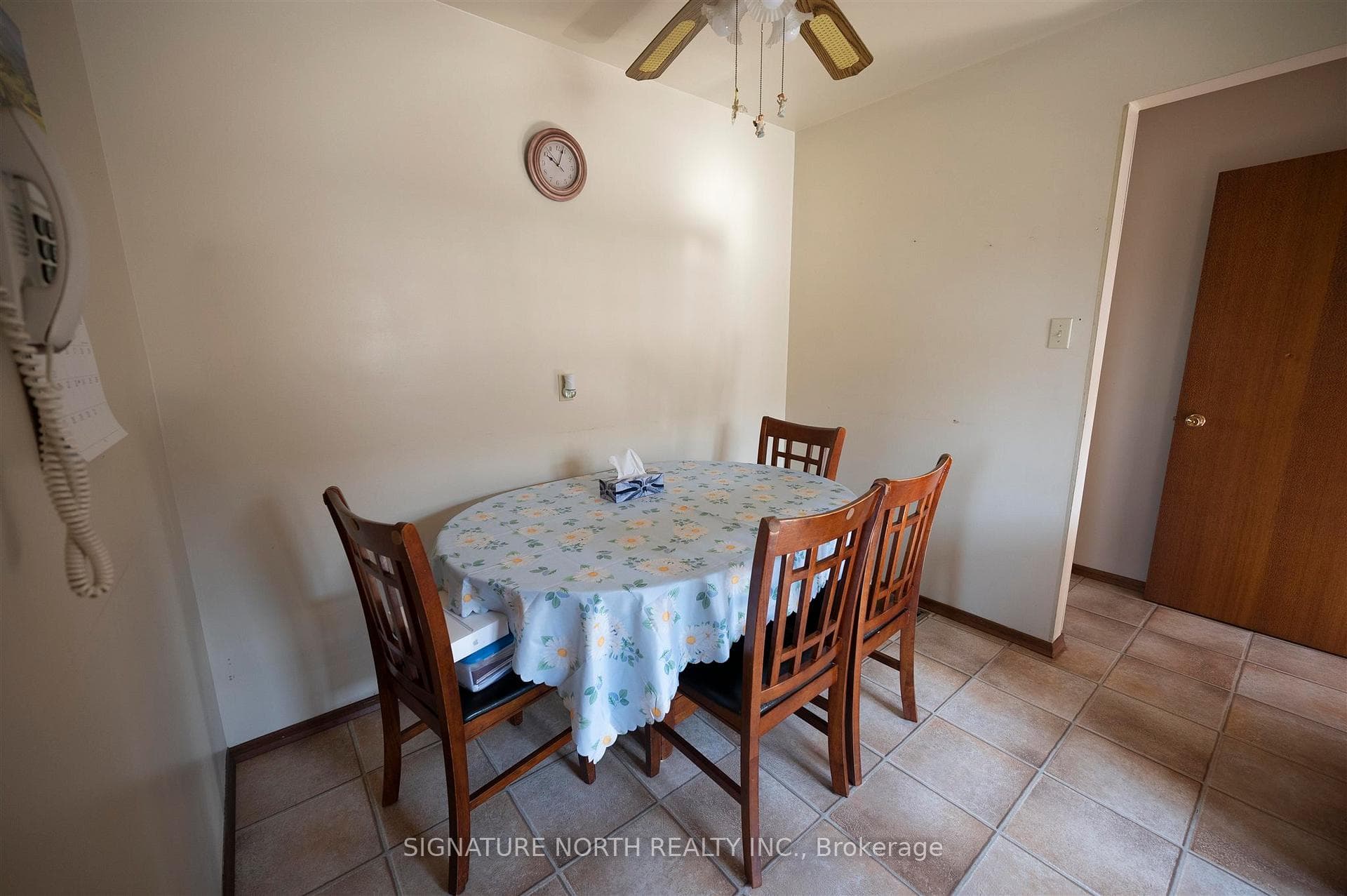 182 Seneca Crescent photo 12